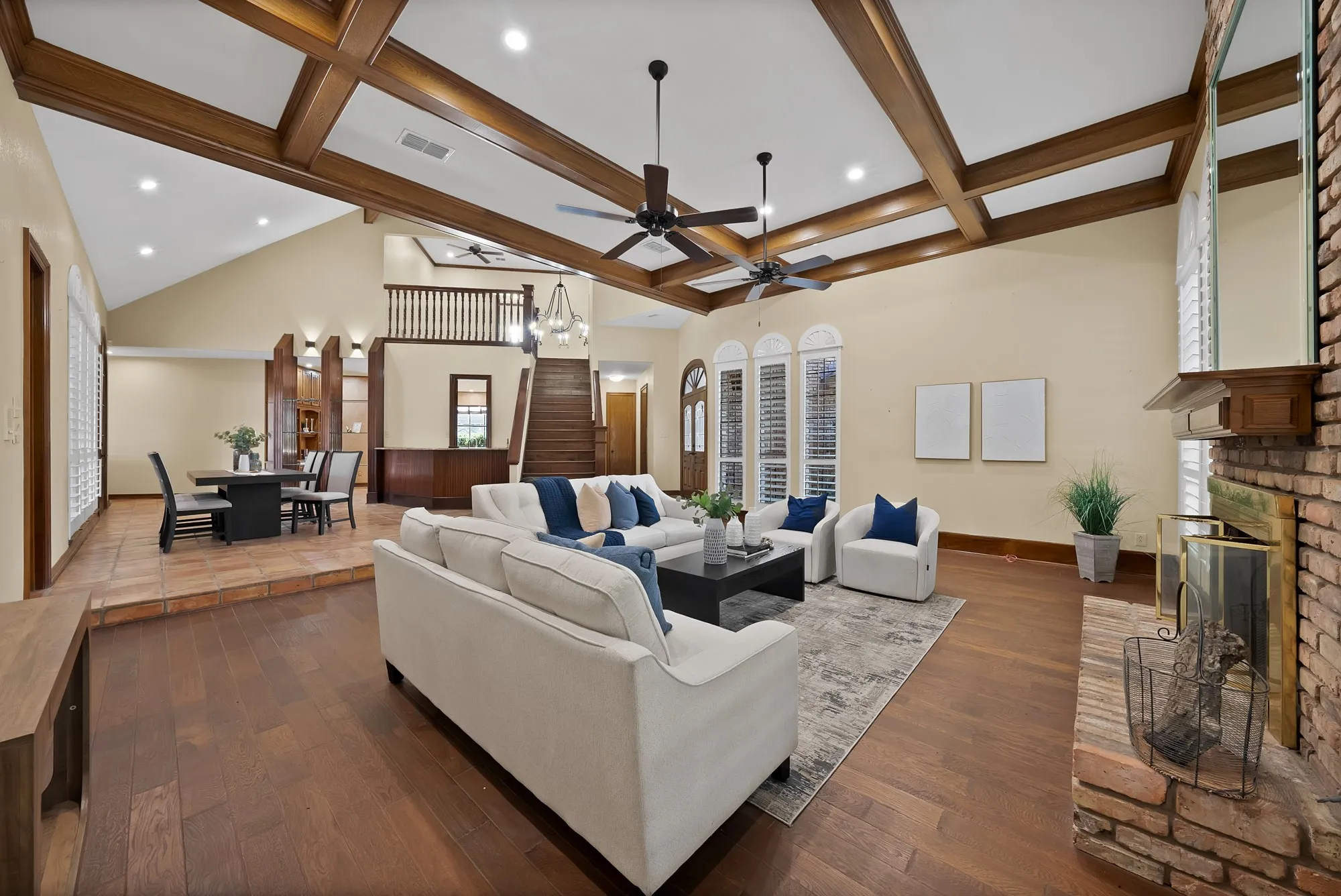 Single Family Residence For Sale in Tarrant County , 2714 Ridge Top Lane, Arlington, Texas 76006, 4 Bedroom, 4 Bathroom, 2 Garage spaces, 3,812 Sqft, built in 1980, mls#21315007, Real Estate Agent in Arlington, Homes For Sale in Tarrant county, Homes For Sale in Arlington, Realtor in Arlington Texas, Real Estate Brokerage Independent Realty Texas, Luminita Cordes Realtor
