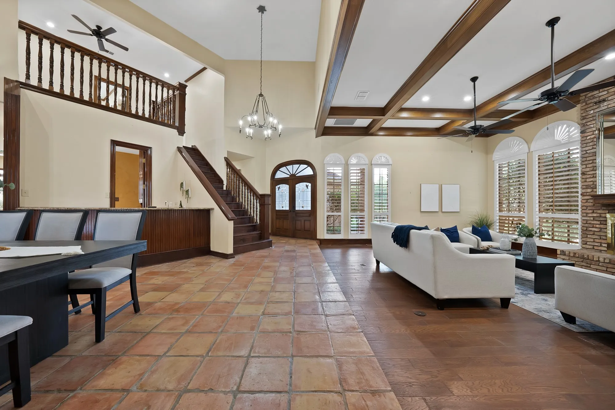 Single Family Residence For Sale in Tarrant County , 2714 Ridge Top Lane, Arlington, Texas 76006, 4 Bedroom, 4 Bathroom, 2 Garage spaces, 3,812 Sqft, built in 1980, mls#21315007, Real Estate Agent in Arlington, Homes For Sale in Tarrant county, Homes For Sale in Arlington, Realtor in Arlington Texas, Real Estate Brokerage Independent Realty Texas, Luminita Cordes Realtor