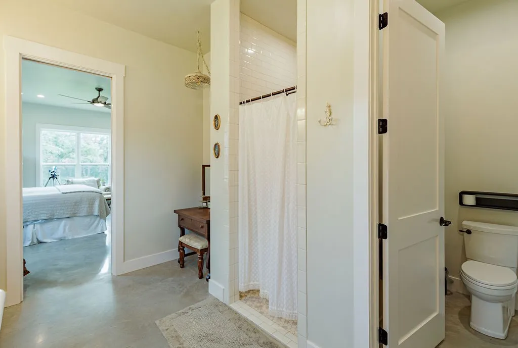 primary bathroom with notched out space for make-up vanity