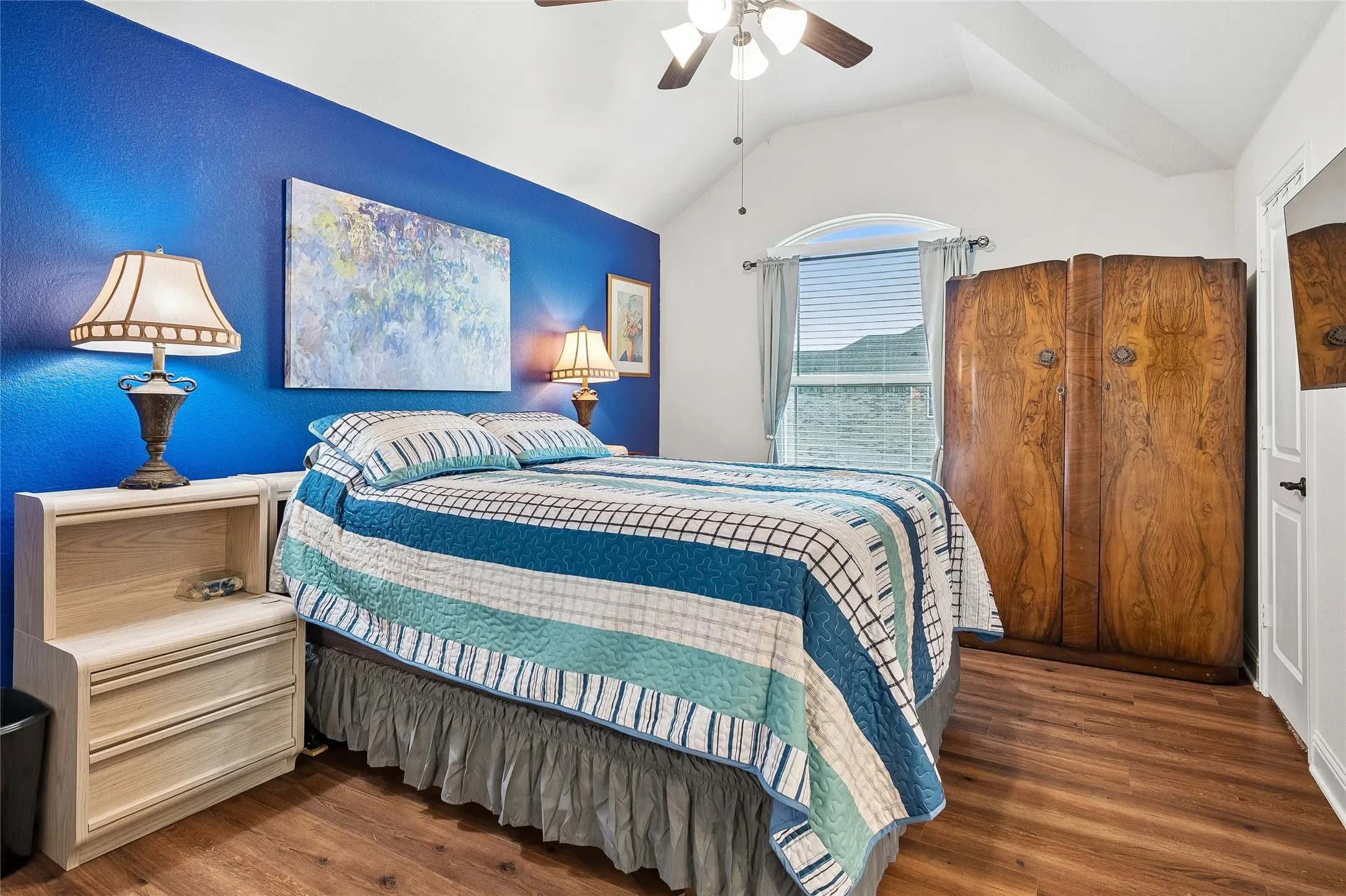 Second bedroom