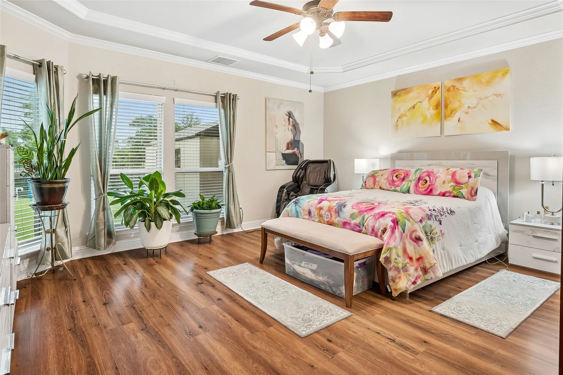Second bedroom