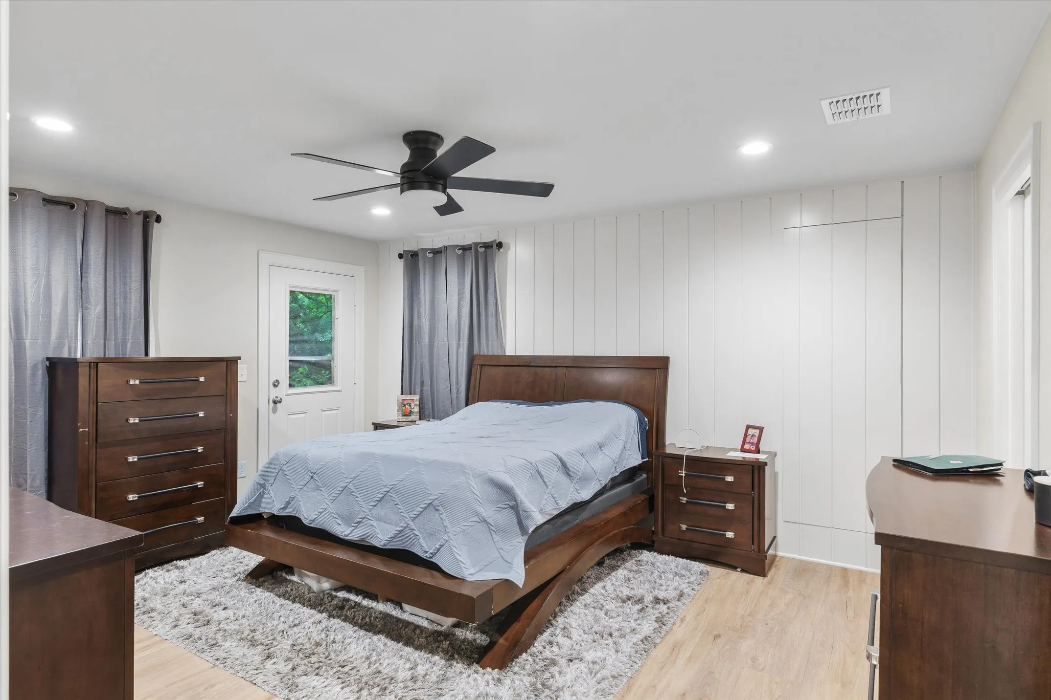 Single Family Residence For Sale in Smith County , 10344 Fm 16 W, Lindale, Texas 75771, 3 Bedroom, 3 Bathroom, 2 Garage spaces, 2,380 Sqft, built in 2024, mls#21315062, Real Estate Agent in Lindale, Homes For Sale in Smith county, Homes For Sale in Lindale, Realtor in Lindale Texas, Real Estate Brokerage Independent Realty Texas, Luminita Cordes Realtor