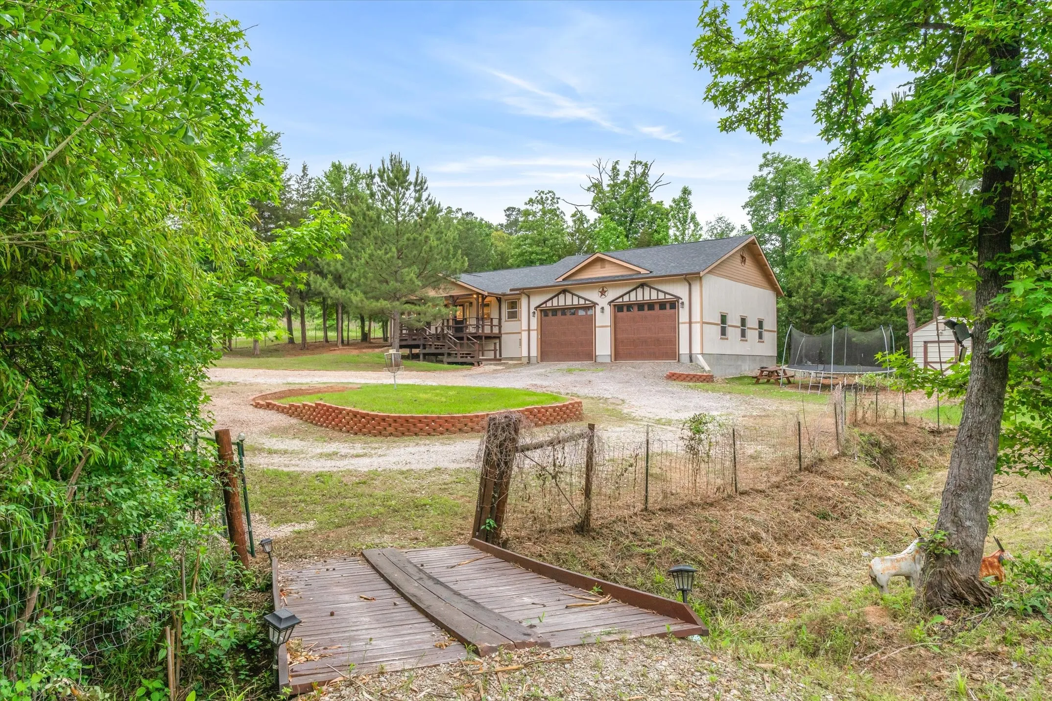 Single Family Residence For Sale in Smith County , 10344 Fm 16 W, Lindale, Texas 75771, 3 Bedroom, 3 Bathroom, 2 Garage spaces, 2,380 Sqft, built in 2024, mls#21315062, Real Estate Agent in Lindale, Homes For Sale in Smith county, Homes For Sale in Lindale, Realtor in Lindale Texas, Real Estate Brokerage Independent Realty Texas, Luminita Cordes Realtor