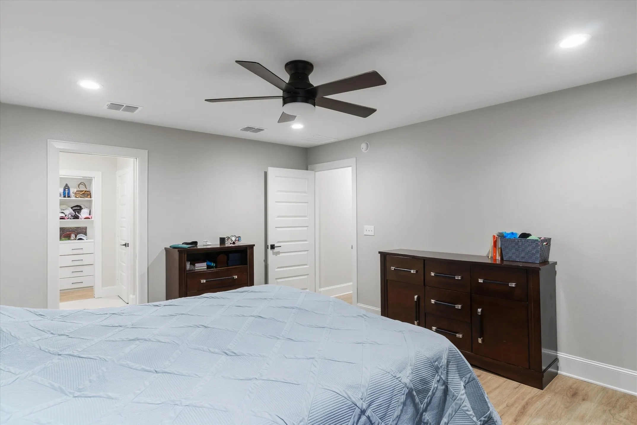 Single Family Residence For Sale in Smith County , 10344 Fm 16 W, Lindale, Texas 75771, 3 Bedroom, 3 Bathroom, 2 Garage spaces, 2,380 Sqft, built in 2024, mls#21315062, Real Estate Agent in Lindale, Homes For Sale in Smith county, Homes For Sale in Lindale, Realtor in Lindale Texas, Real Estate Brokerage Independent Realty Texas, Luminita Cordes Realtor