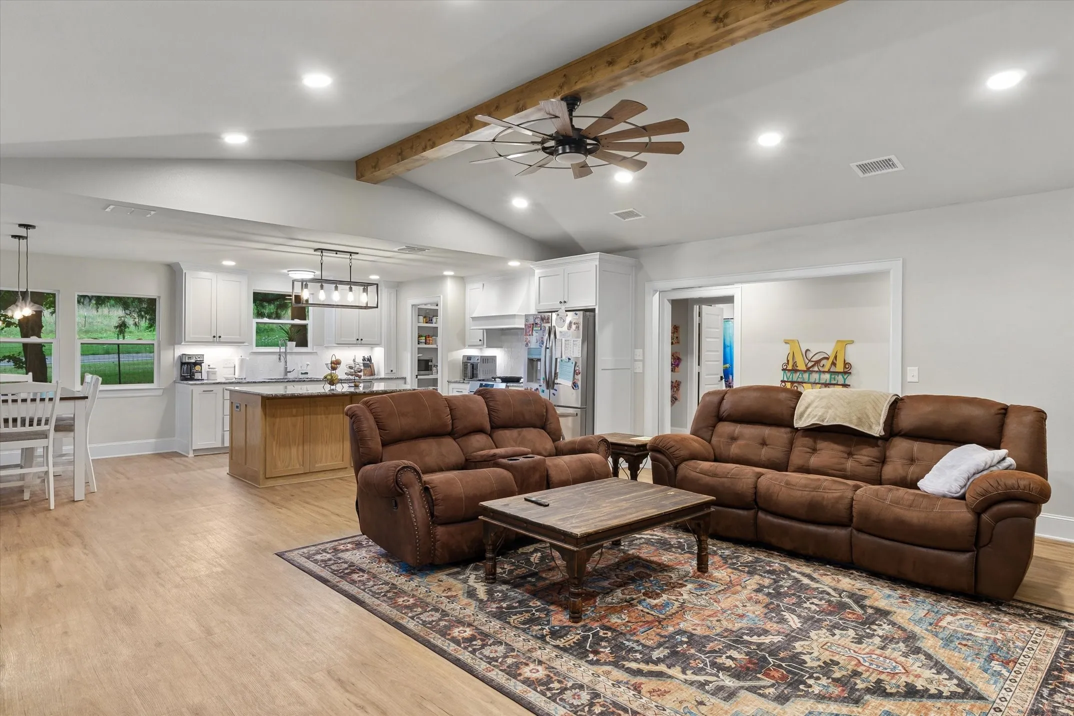 Single Family Residence For Sale in Smith County , 10344 Fm 16 W, Lindale, Texas 75771, 3 Bedroom, 3 Bathroom, 2 Garage spaces, 2,380 Sqft, built in 2024, mls#21315062, Real Estate Agent in Lindale, Homes For Sale in Smith county, Homes For Sale in Lindale, Realtor in Lindale Texas, Real Estate Brokerage Independent Realty Texas, Luminita Cordes Realtor