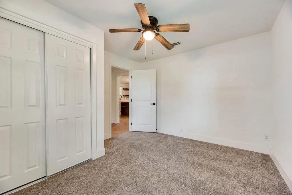 Single Family Residence For Sale in Van Zandt County , 635 Vz County Road 3829, Wills Point, Texas 75169, 3 Bedroom, 3 Bathroom, Garage spaces, 1,388 Sqft, built in 1951, mls#21312815, Real Estate Agent in Wills Point, Homes For Sale in Van Zandt county, Homes For Sale in Wills Point, Realtor in Wills Point Texas, Real Estate Brokerage Independent Realty Texas, Luminita Cordes Realtor