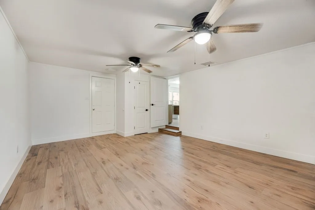 Single Family Residence For Sale in Van Zandt County , 635 Vz County Road 3829, Wills Point, Texas 75169, 3 Bedroom, 3 Bathroom, Garage spaces, 1,388 Sqft, built in 1951, mls#21312815, Real Estate Agent in Wills Point, Homes For Sale in Van Zandt county, Homes For Sale in Wills Point, Realtor in Wills Point Texas, Real Estate Brokerage Independent Realty Texas, Luminita Cordes Realtor