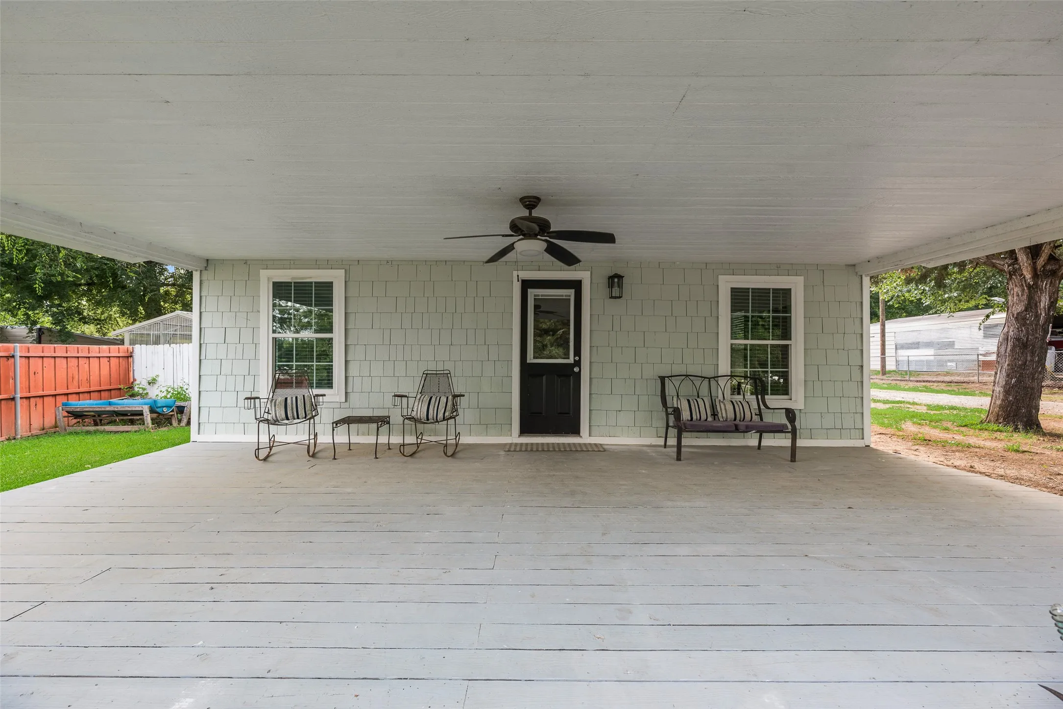 Single Family Residence For Sale in Van Zandt County , 635 Vz County Road 3829, Wills Point, Texas 75169, 3 Bedroom, 3 Bathroom, Garage spaces, 1,388 Sqft, built in 1951, mls#21312815, Real Estate Agent in Wills Point, Homes For Sale in Van Zandt county, Homes For Sale in Wills Point, Realtor in Wills Point Texas, Real Estate Brokerage Independent Realty Texas, Luminita Cordes Realtor