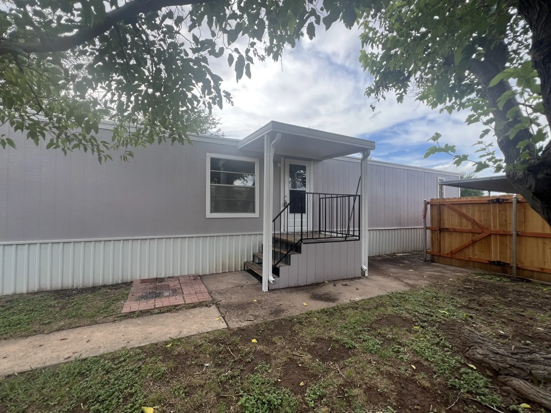 Mobile Home For Sale in Taylor County , 5349 Twylight Tr, Abilene, Texas 79606, 3 Bedroom, 2 Bathroom, Garage spaces, 1,216 Sqft, built in 1985, mls#21315057, Real Estate Agent in Abilene, Homes For Sale in Taylor county, Homes For Sale in Abilene, Realtor in Abilene Texas, Real Estate Brokerage Independent Realty Texas, Luminita Cordes Realtor