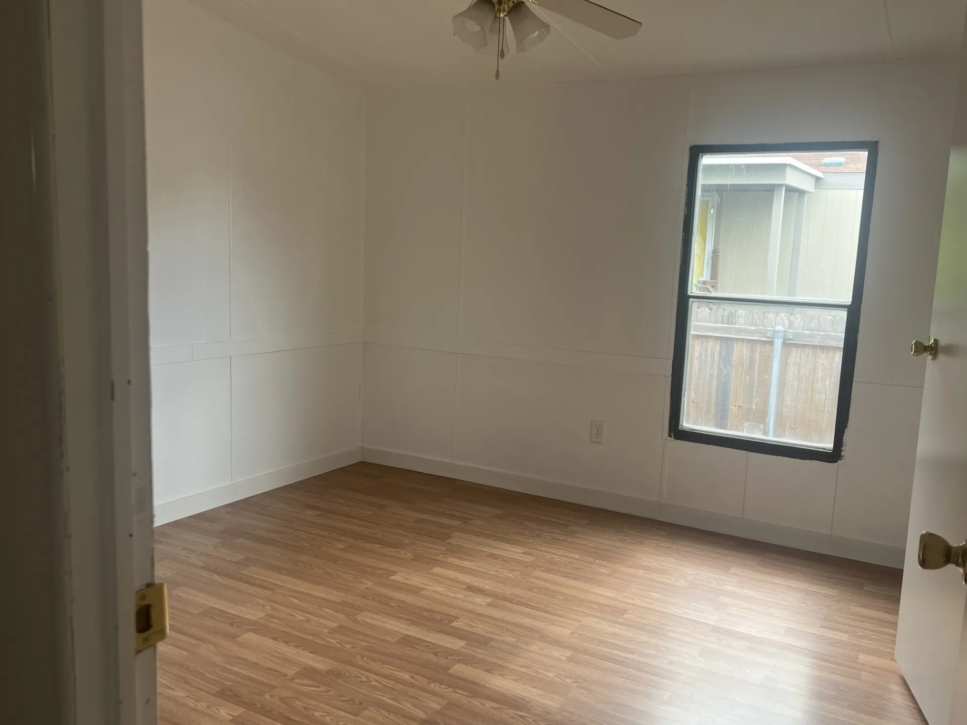 Mobile Home For Sale in Taylor County , 5349 Twylight Tr, Abilene, Texas 79606, 3 Bedroom, 2 Bathroom, Garage spaces, 1,216 Sqft, built in 1985, mls#21315057, Real Estate Agent in Abilene, Homes For Sale in Taylor county, Homes For Sale in Abilene, Realtor in Abilene Texas, Real Estate Brokerage Independent Realty Texas, Luminita Cordes Realtor