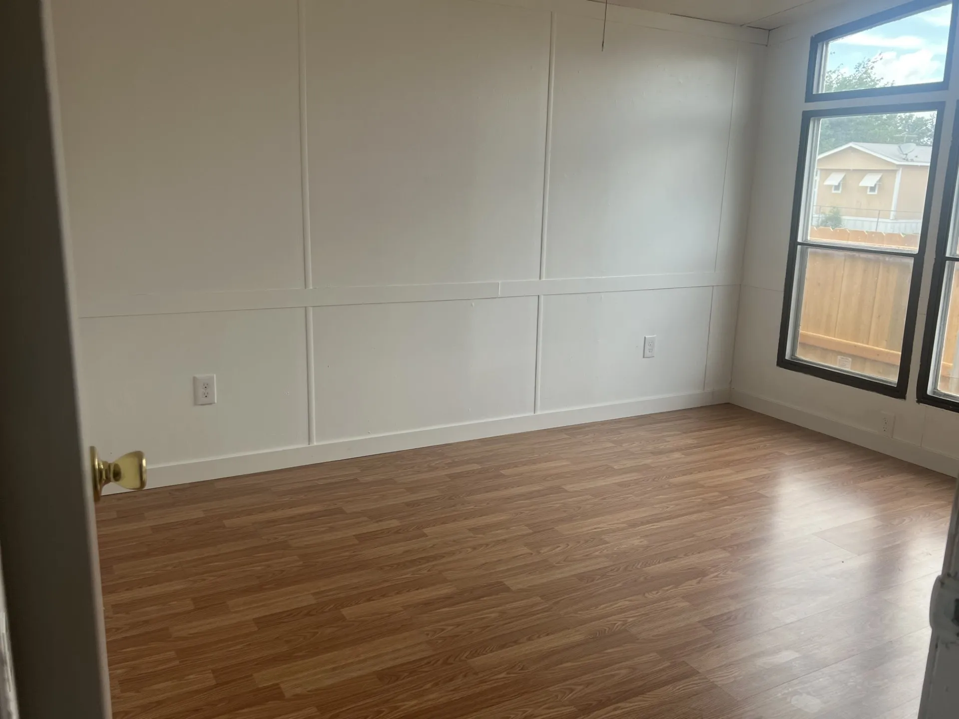Mobile Home For Sale in Taylor County , 5349 Twylight Tr, Abilene, Texas 79606, 3 Bedroom, 2 Bathroom, Garage spaces, 1,216 Sqft, built in 1985, mls#21315057, Real Estate Agent in Abilene, Homes For Sale in Taylor county, Homes For Sale in Abilene, Realtor in Abilene Texas, Real Estate Brokerage Independent Realty Texas, Luminita Cordes Realtor