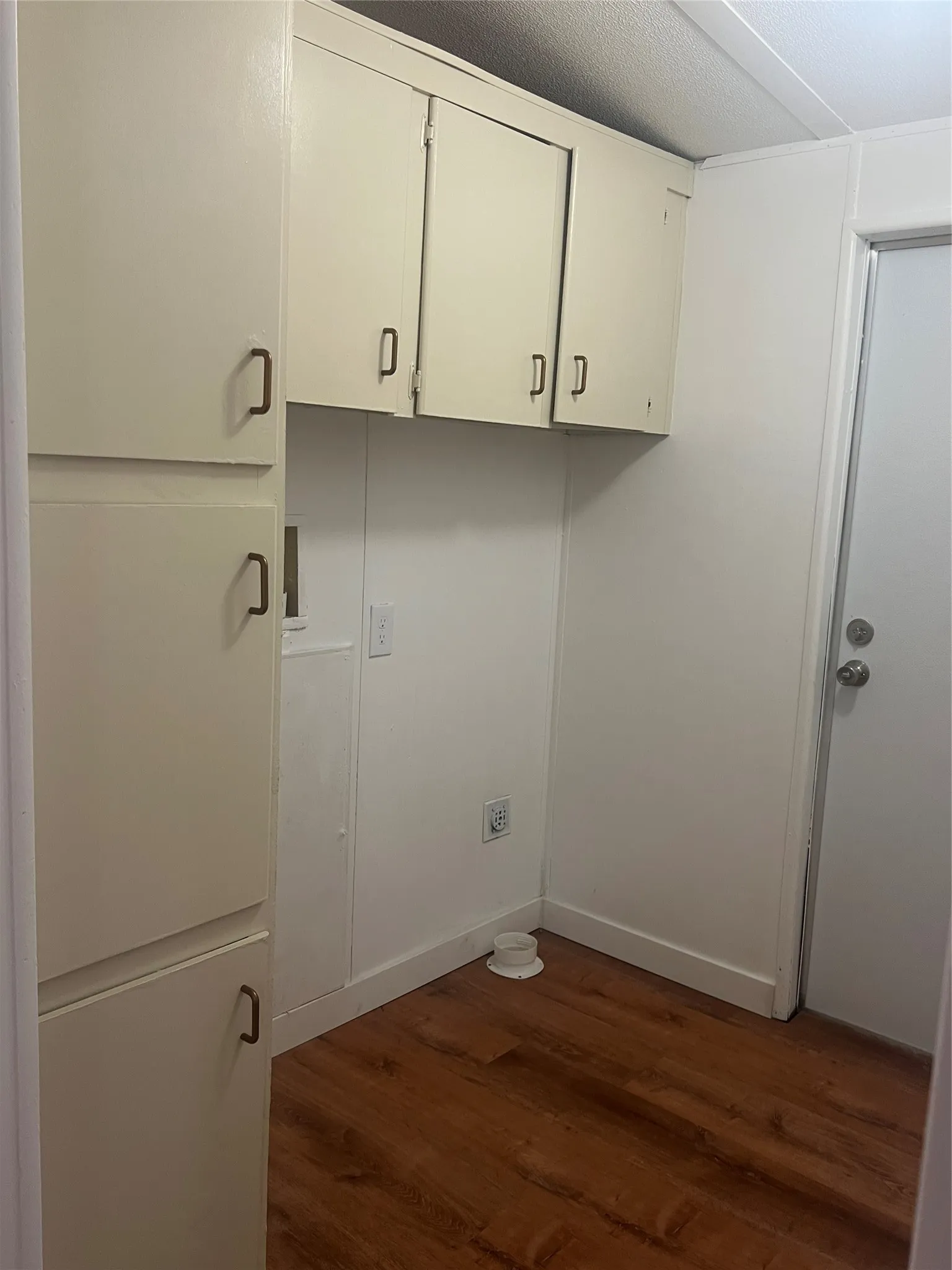 Mobile Home For Sale in Taylor County , 5349 Twylight Tr, Abilene, Texas 79606, 3 Bedroom, 2 Bathroom, Garage spaces, 1,216 Sqft, built in 1985, mls#21315057, Real Estate Agent in Abilene, Homes For Sale in Taylor county, Homes For Sale in Abilene, Realtor in Abilene Texas, Real Estate Brokerage Independent Realty Texas, Luminita Cordes Realtor