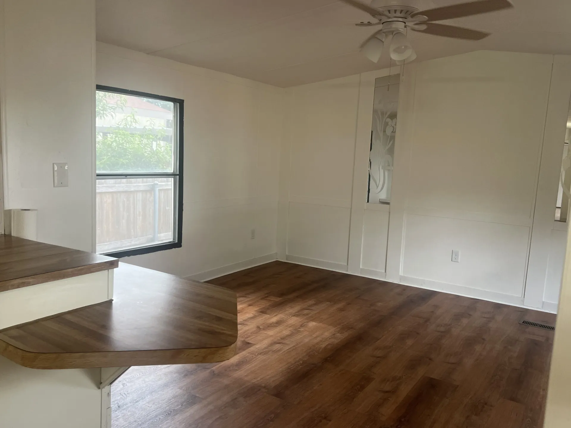 Mobile Home For Sale in Taylor County , 5349 Twylight Tr, Abilene, Texas 79606, 3 Bedroom, 2 Bathroom, Garage spaces, 1,216 Sqft, built in 1985, mls#21315057, Real Estate Agent in Abilene, Homes For Sale in Taylor county, Homes For Sale in Abilene, Realtor in Abilene Texas, Real Estate Brokerage Independent Realty Texas, Luminita Cordes Realtor