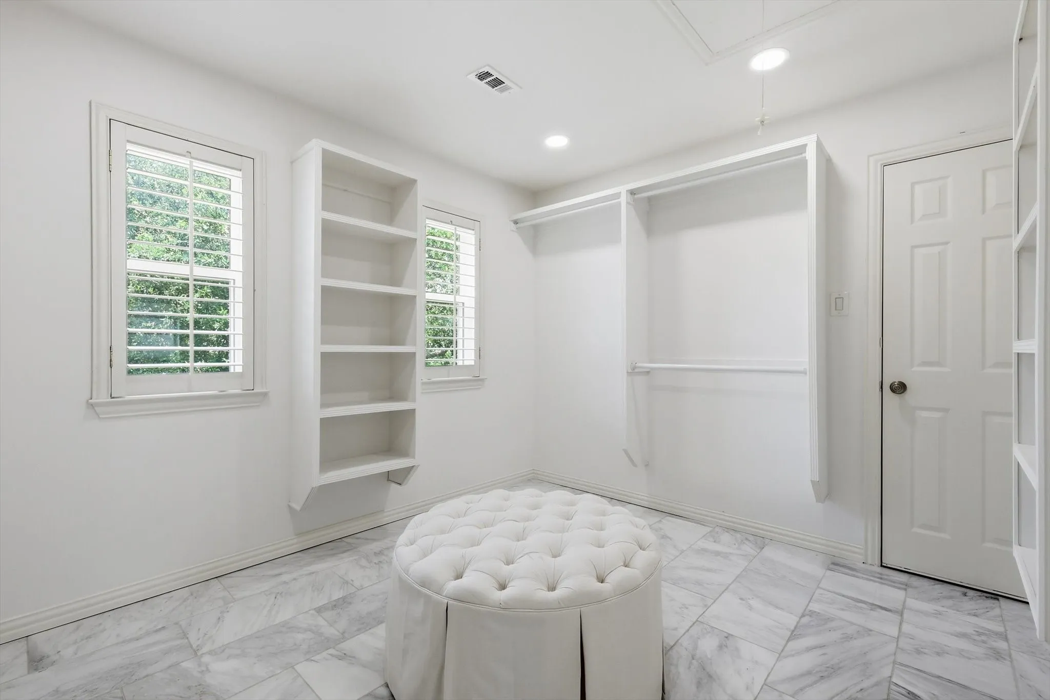 Single Family Residence For Sale in Dallas County , 200 Wilshire Drive, Coppell, Texas 75019, 4 Bedroom, 3 Bathroom, 2 Garage spaces, 3,503 Sqft, built in 1995, mls#21308643, Real Estate Agent in Coppell, Homes For Sale in Dallas county, Homes For Sale in Coppell, Realtor in Coppell Texas, Real Estate Brokerage Independent Realty Texas, Luminita Cordes Realtor