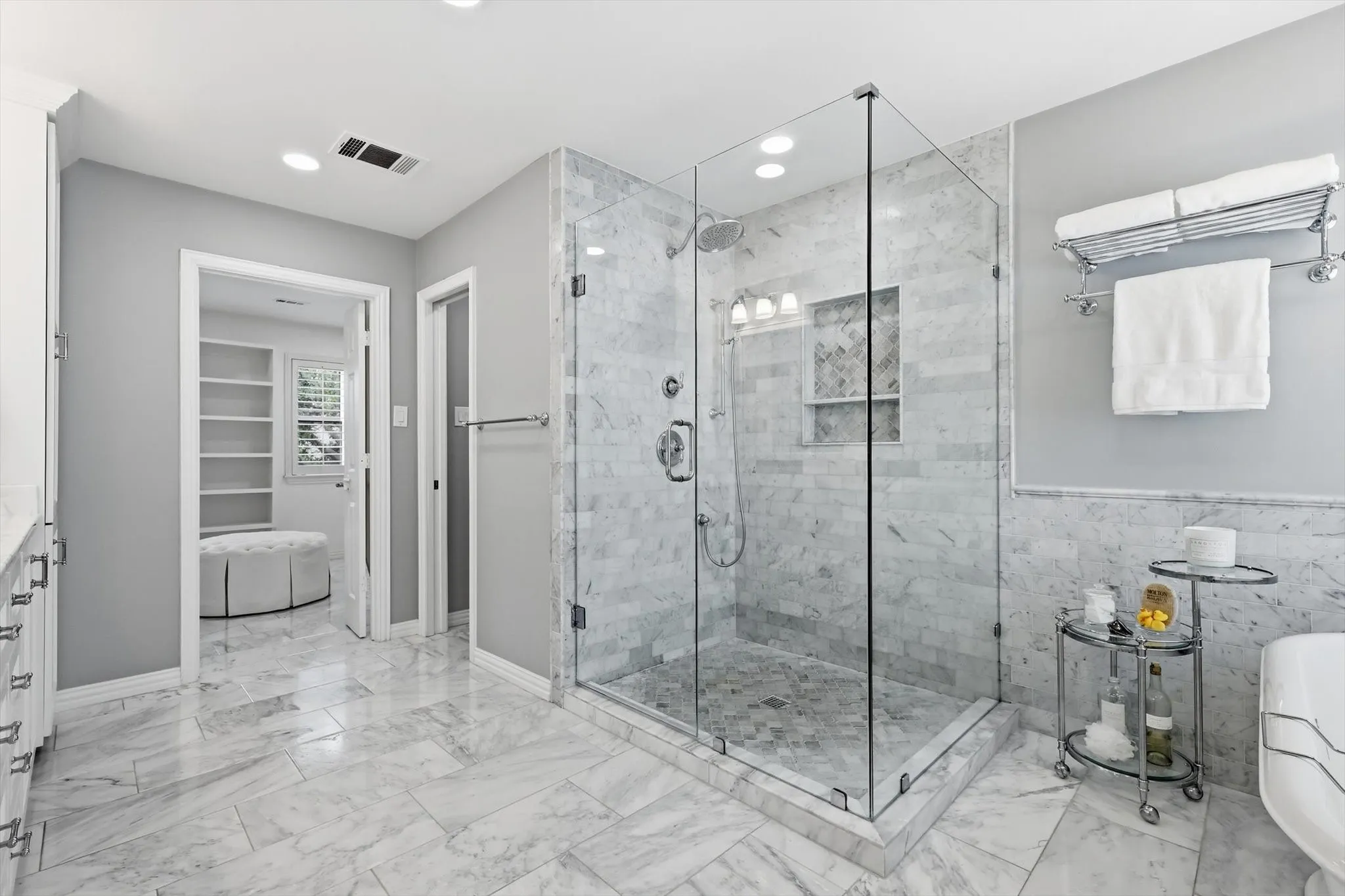 Single Family Residence For Sale in Dallas County , 200 Wilshire Drive, Coppell, Texas 75019, 4 Bedroom, 3 Bathroom, 2 Garage spaces, 3,503 Sqft, built in 1995, mls#21308643, Real Estate Agent in Coppell, Homes For Sale in Dallas county, Homes For Sale in Coppell, Realtor in Coppell Texas, Real Estate Brokerage Independent Realty Texas, Luminita Cordes Realtor