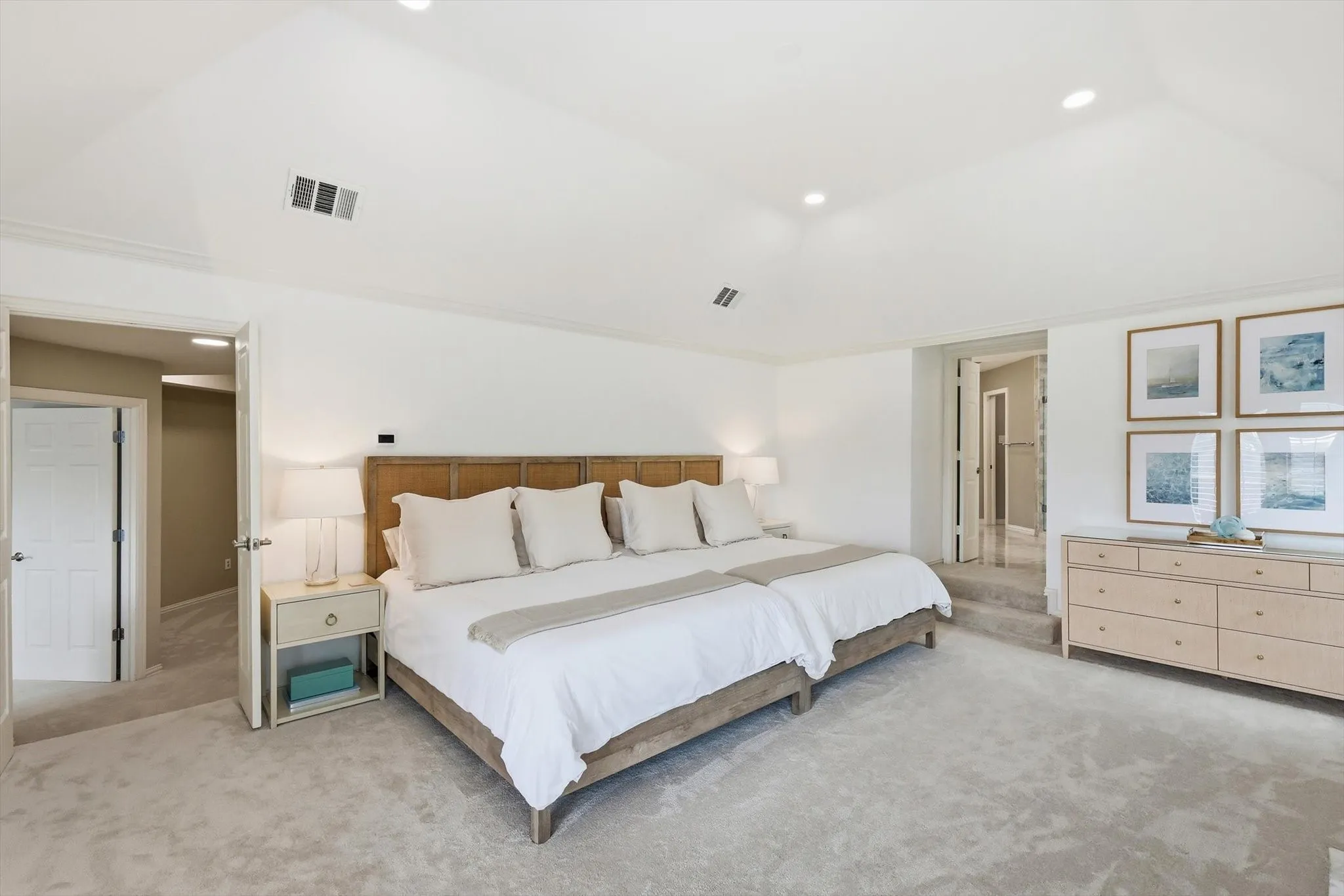 Single Family Residence For Sale in Dallas County , 200 Wilshire Drive, Coppell, Texas 75019, 4 Bedroom, 3 Bathroom, 2 Garage spaces, 3,503 Sqft, built in 1995, mls#21308643, Real Estate Agent in Coppell, Homes For Sale in Dallas county, Homes For Sale in Coppell, Realtor in Coppell Texas, Real Estate Brokerage Independent Realty Texas, Luminita Cordes Realtor