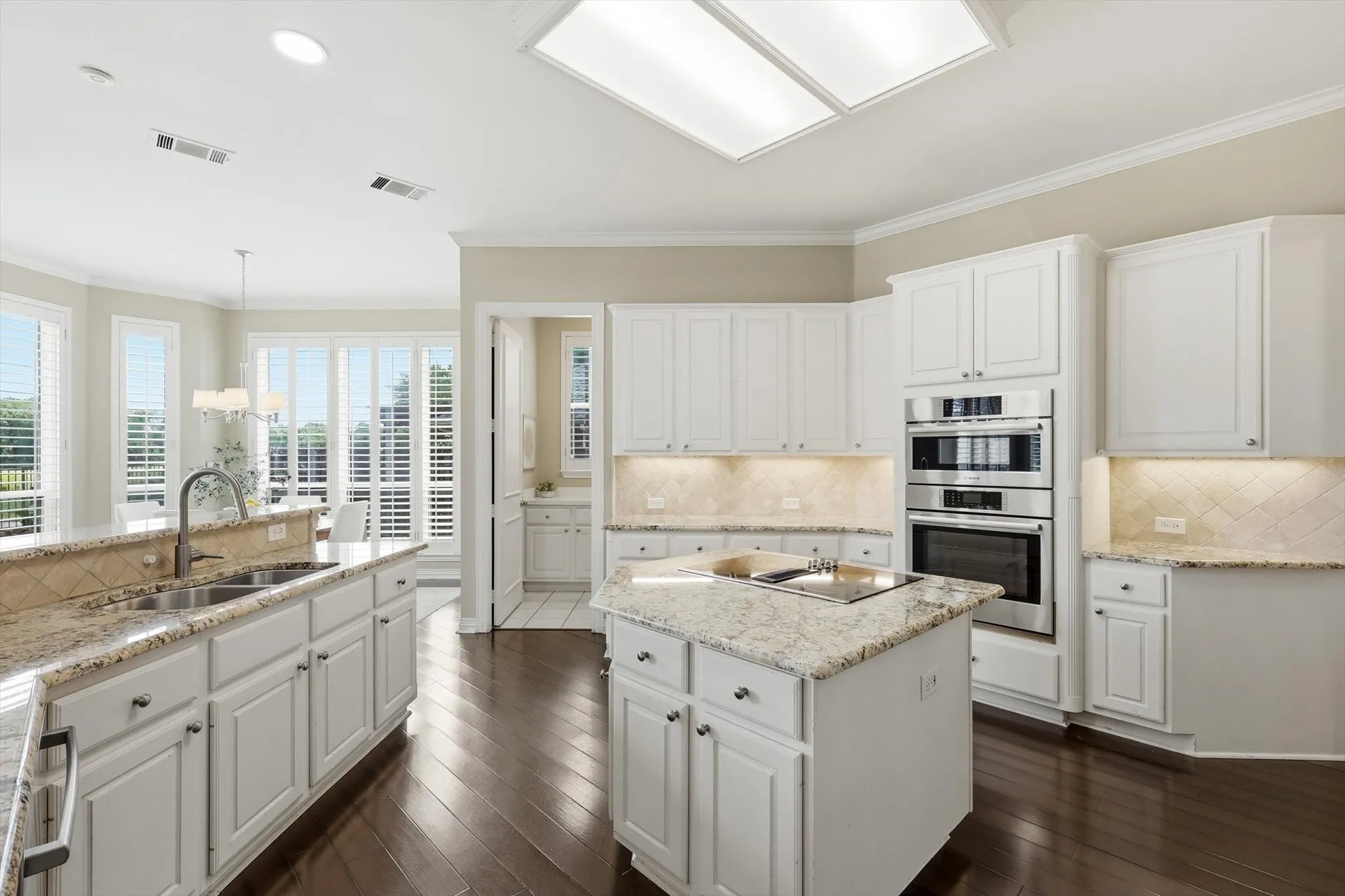 Single Family Residence For Sale in Dallas County , 200 Wilshire Drive, Coppell, Texas 75019, 4 Bedroom, 3 Bathroom, 2 Garage spaces, 3,503 Sqft, built in 1995, mls#21308643, Real Estate Agent in Coppell, Homes For Sale in Dallas county, Homes For Sale in Coppell, Realtor in Coppell Texas, Real Estate Brokerage Independent Realty Texas, Luminita Cordes Realtor