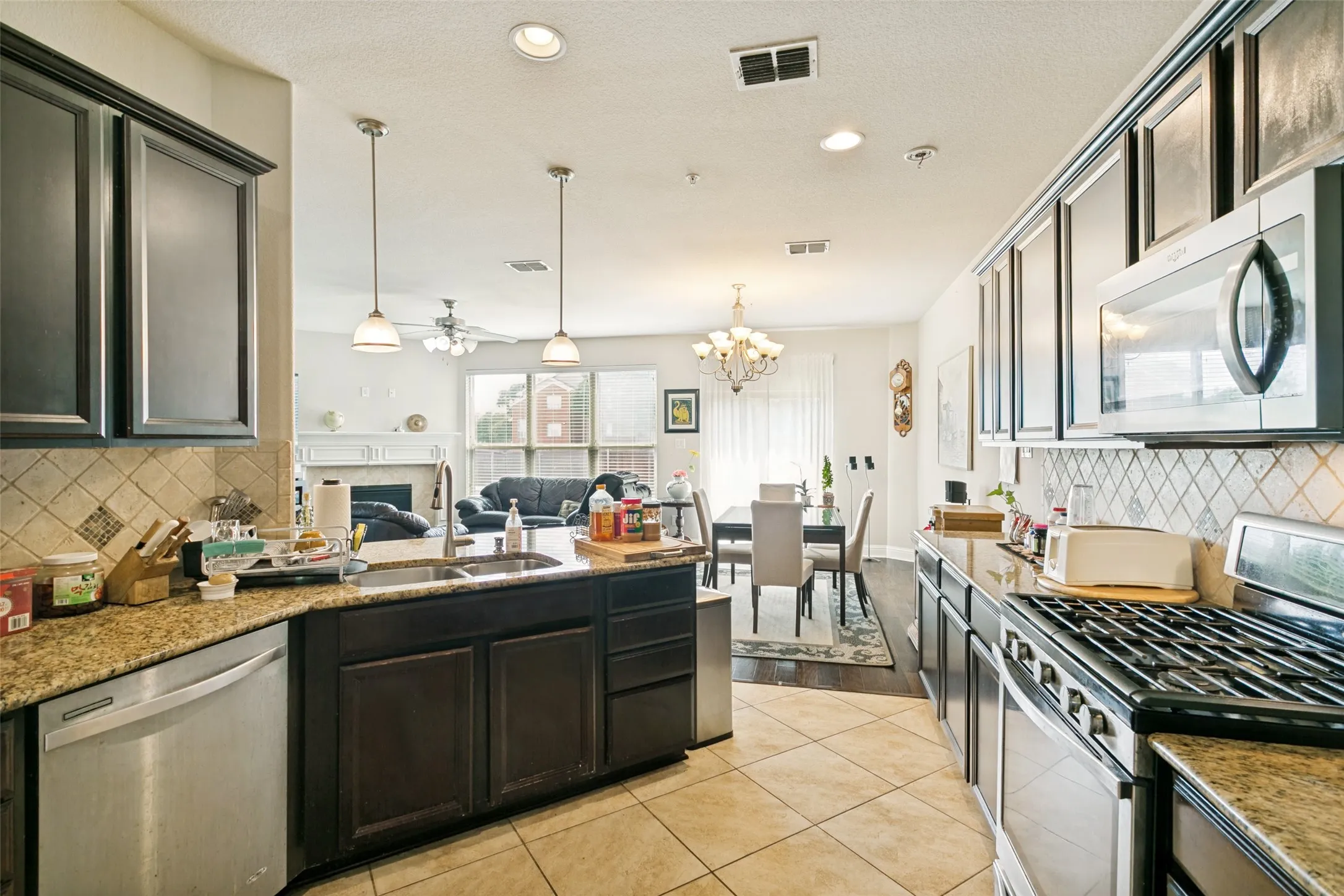 Townhouse For Rent in Denton County , 2622 Jackson Drive, Lewisville, Texas 75067, 3 Bedroom, 4 Bathroom, 2 Garage spaces, 1,849 Sqft, built in 2013, mls#21310889, Real Estate Agent in Lewisville, Homes For Rent in Denton county, Homes For Rent in Lewisville, Realtor in Lewisville Texas, Real Estate Brokerage Independent Realty Texas, Luminita Cordes Realtor
