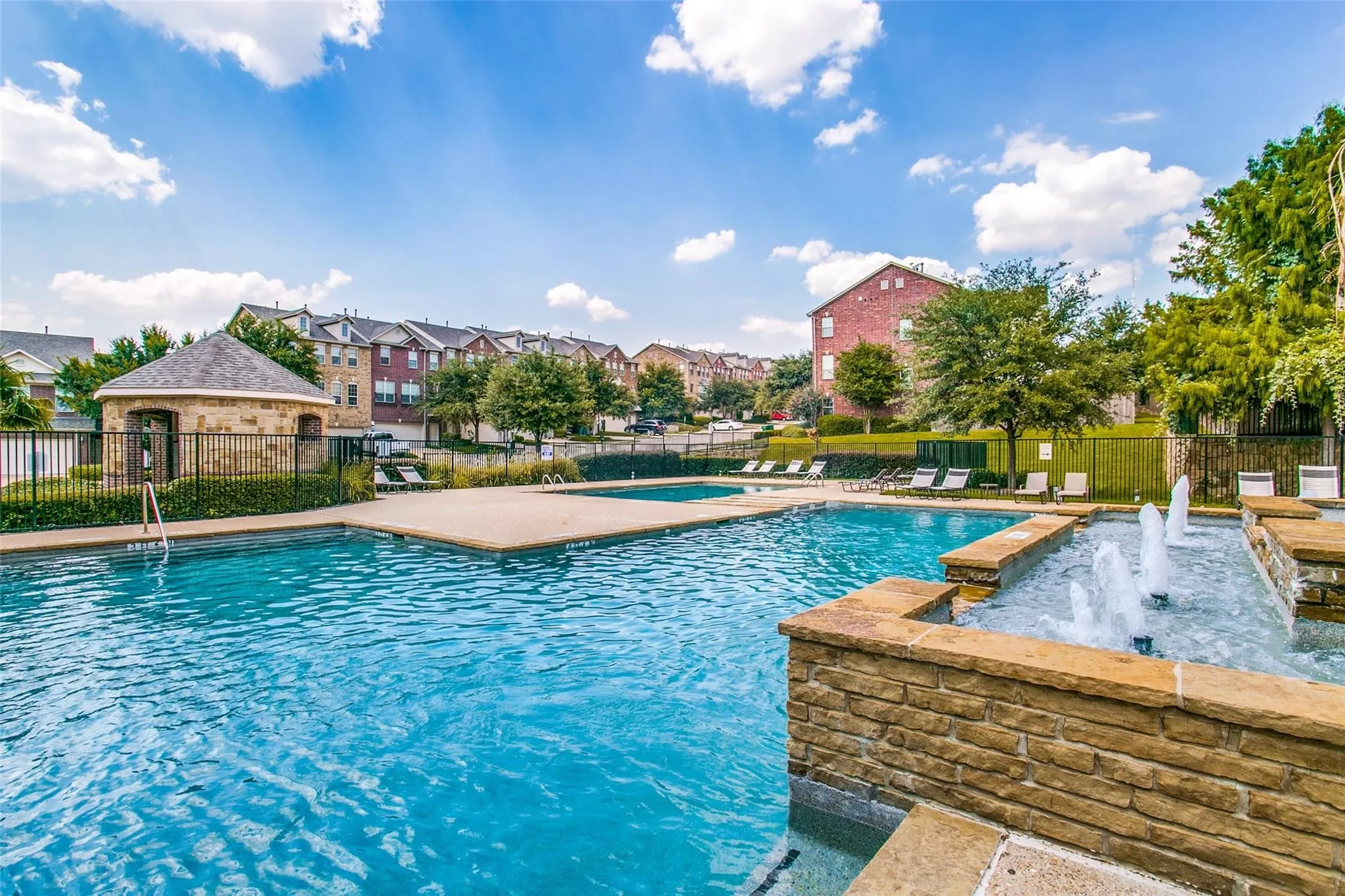 Townhouse For Rent in Denton County , 2622 Jackson Drive, Lewisville, Texas 75067, 3 Bedroom, 4 Bathroom, 2 Garage spaces, 1,849 Sqft, built in 2013, mls#21310889, Real Estate Agent in Lewisville, Homes For Rent in Denton county, Homes For Rent in Lewisville, Realtor in Lewisville Texas, Real Estate Brokerage Independent Realty Texas, Luminita Cordes Realtor