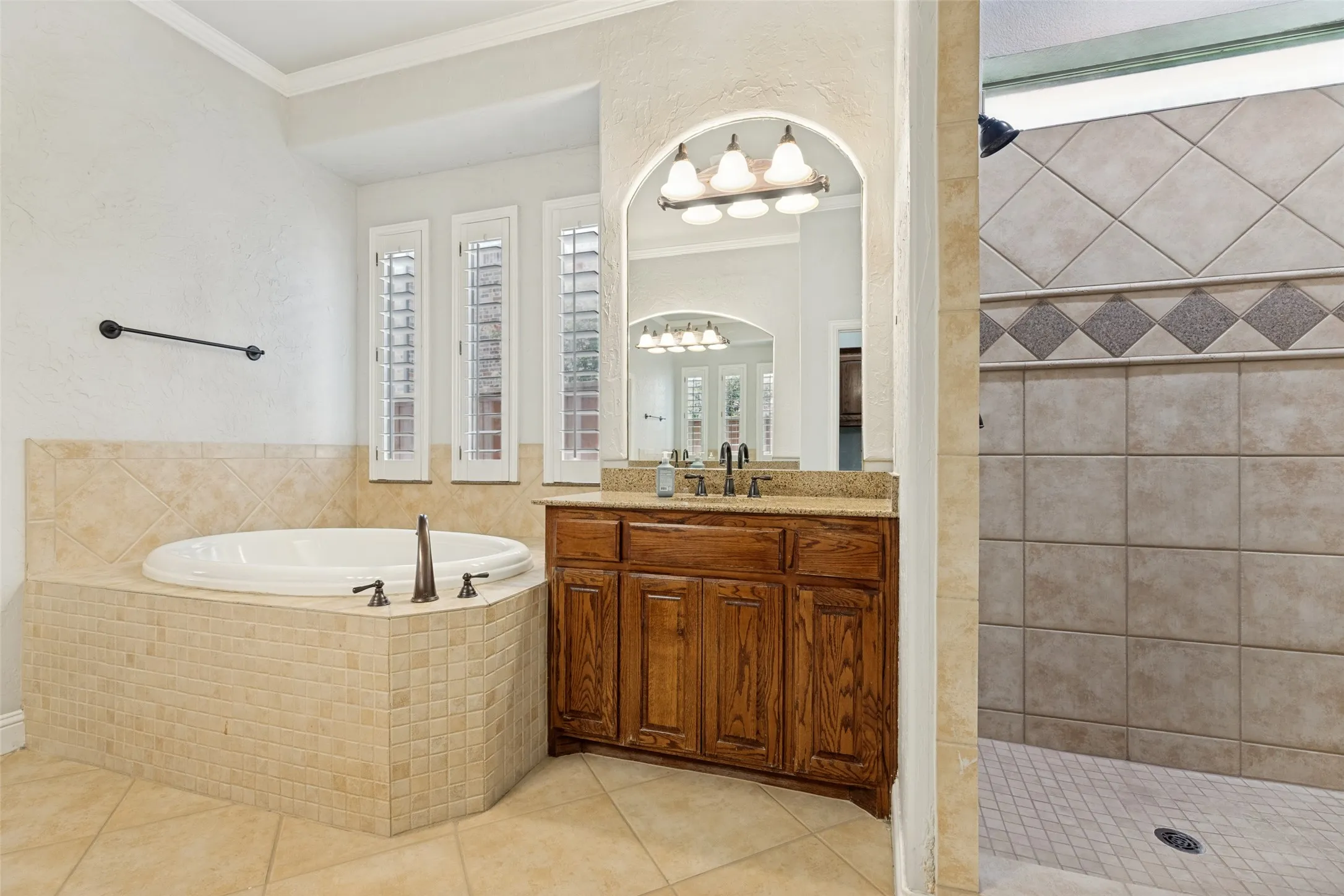Single Family Residence For Sale in Denton County , 10325 Fire Ridge Drive, Frisco, Texas 75033, 4 Bedroom, 4 Bathroom, 3 Garage spaces, 4,318 Sqft, built in 2006, mls#21302144, Real Estate Agent in Frisco, Homes For Sale in Denton county, Homes For Sale in Frisco, Realtor in Frisco Texas, Real Estate Brokerage Independent Realty Texas, Luminita Cordes Realtor