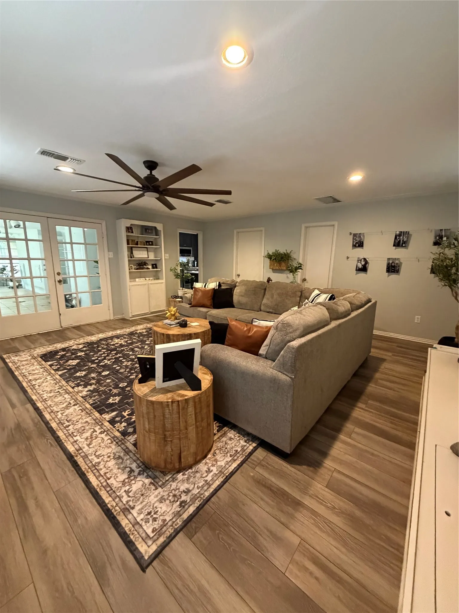 Single Family Residence For Sale in Limestone County , 401 S Ross Avenue, Mexia, Texas 76667, 4 Bedrooms, 3 Bathrooms, 2 Garage spaces, 3,393 Sqft, built in 1966, Price $339,500, mls#21314648, Real Estate Agent in Mexia, Homes For Sale in Limestone county, Homes For Sale in Mexia, Realtor in Mexia Texas, Real Estate Brokerage Independent Realty Texas, Luminita Cordes Realtor