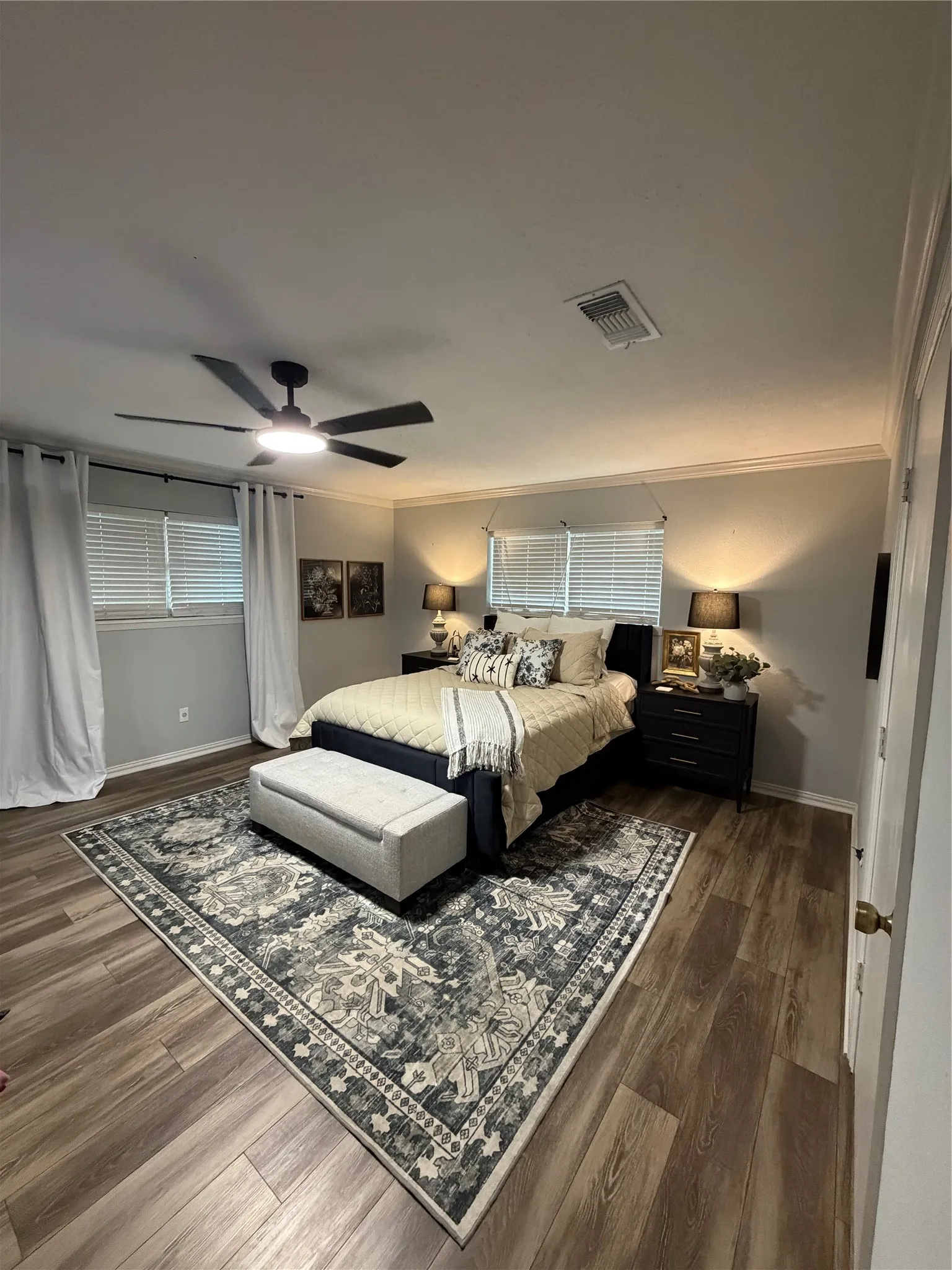 Single Family Residence For Sale in Limestone County , 401 S Ross Avenue, Mexia, Texas 76667, 4 Bedrooms, 3 Bathrooms, 2 Garage spaces, 3,393 Sqft, built in 1966, Price $339,500, mls#21314648, Real Estate Agent in Mexia, Homes For Sale in Limestone county, Homes For Sale in Mexia, Realtor in Mexia Texas, Real Estate Brokerage Independent Realty Texas, Luminita Cordes Realtor