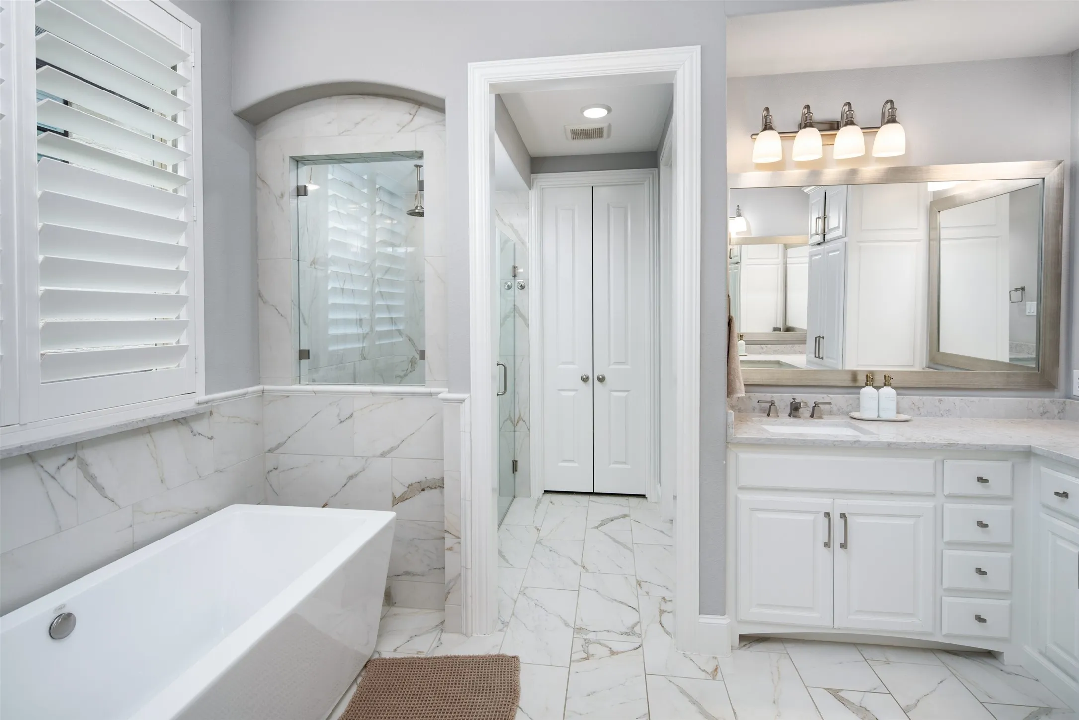 Single Family Residence For Sale in Denton County , 6130 Stockwell Drive, Frisco, Texas 75034, 4 Bedroom, 5 Bathroom, 3 Garage spaces, 3,504 Sqft, built in 2019, mls#21314324, Real Estate Agent in Frisco, Homes For Sale in Denton county, Homes For Sale in Frisco, Realtor in Frisco Texas, Real Estate Brokerage Independent Realty Texas, Luminita Cordes Realtor