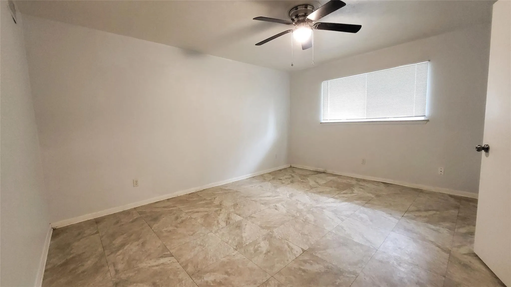 Single Family Residence For Sale in Dallas County , 902 Spring Valley Plaza, Richardson, Texas 75080, 4 Bedroom, 2 Bathroom, 2 Garage spaces, 2,428 Sqft, built in 1963, mls#21315108, Real Estate Agent in Richardson, Homes For Sale in Dallas county, Homes For Sale in Richardson, Realtor in Richardson Texas, Real Estate Brokerage Independent Realty Texas, Luminita Cordes Realtor