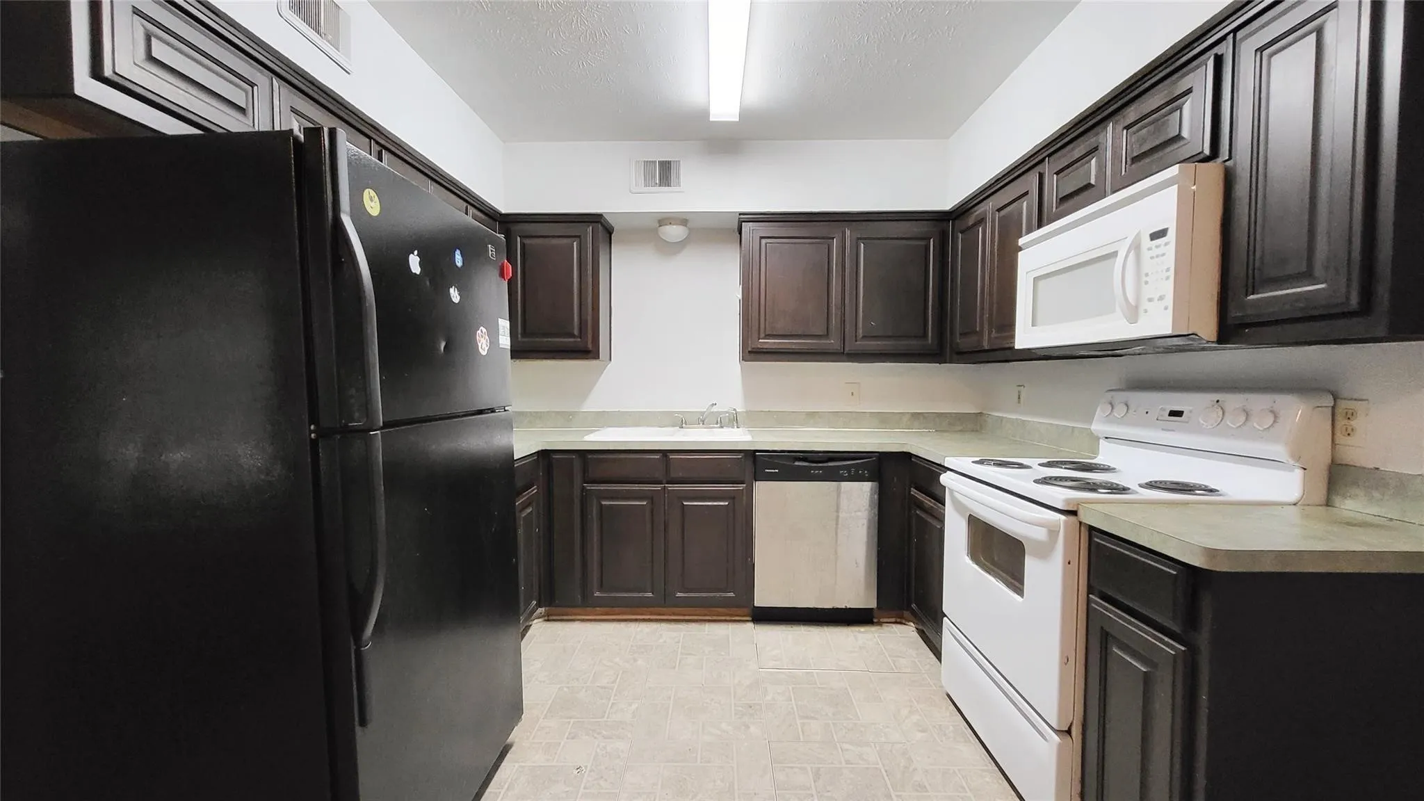 Single Family Residence For Sale in Dallas County , 902 Spring Valley Plaza, Richardson, Texas 75080, 4 Bedroom, 2 Bathroom, 2 Garage spaces, 2,428 Sqft, built in 1963, mls#21315108, Real Estate Agent in Richardson, Homes For Sale in Dallas county, Homes For Sale in Richardson, Realtor in Richardson Texas, Real Estate Brokerage Independent Realty Texas, Luminita Cordes Realtor