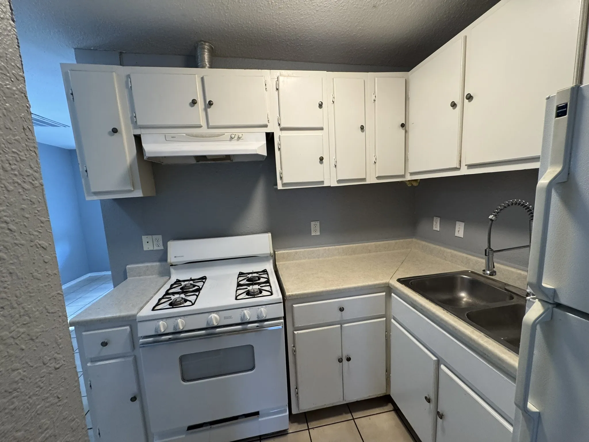 Duplex For Rent in Dallas County , 3850 Mt Ranier Street 3850, Dallas, Texas 75211, 2 Bedroom, 2 Bathroom, 1 Garage spaces, 972 Sqft, built in 1947, mls#21315109, Real Estate Agent in Dallas, Homes For Rent in Dallas county, Homes For Rent in Dallas, Realtor in Dallas Texas, Real Estate Brokerage Independent Realty Texas, Luminita Cordes Realtor