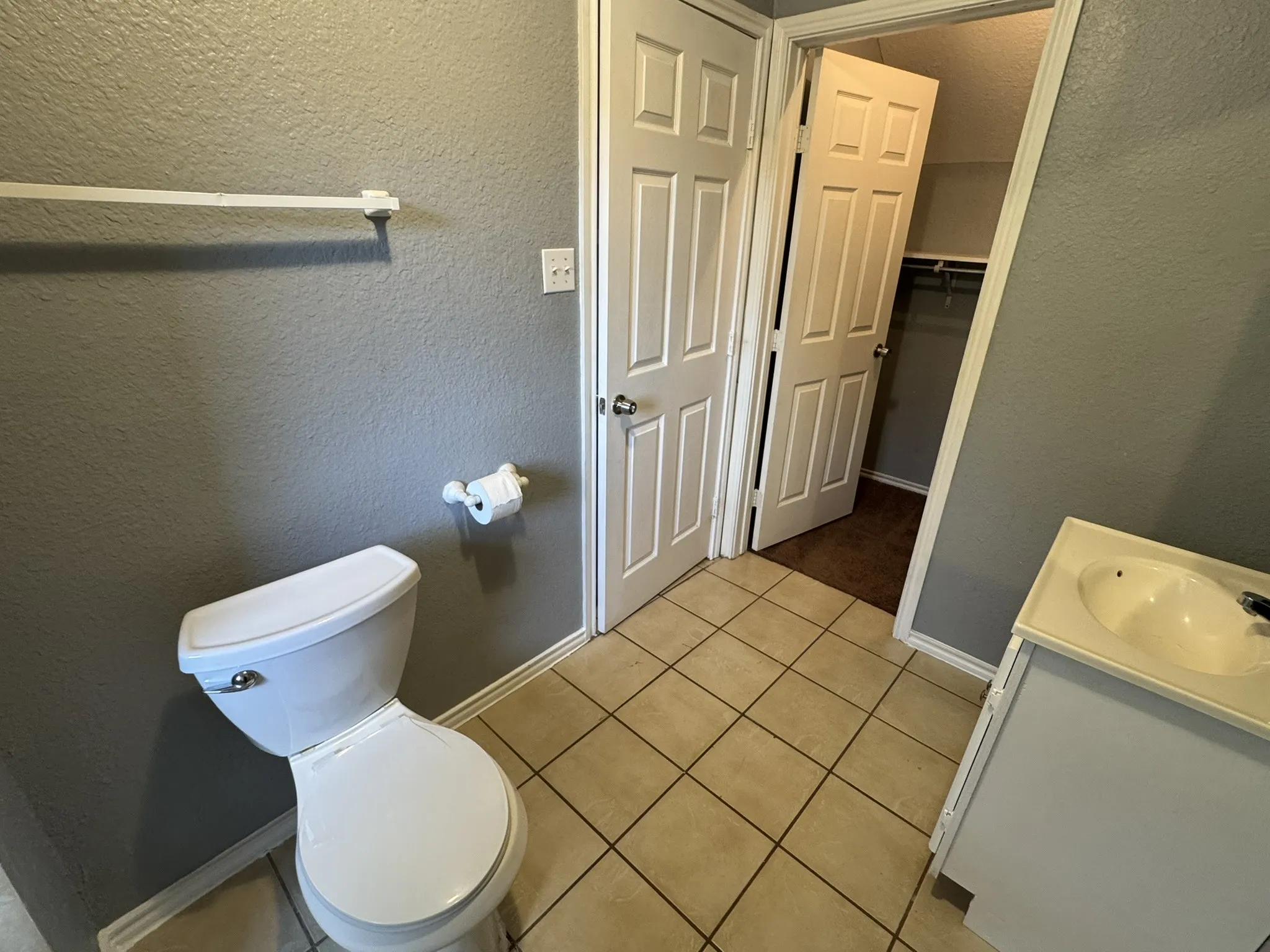Duplex For Rent in Dallas County , 3850 Mt Ranier Street 3850, Dallas, Texas 75211, 2 Bedroom, 2 Bathroom, 1 Garage spaces, 972 Sqft, built in 1947, mls#21315109, Real Estate Agent in Dallas, Homes For Rent in Dallas county, Homes For Rent in Dallas, Realtor in Dallas Texas, Real Estate Brokerage Independent Realty Texas, Luminita Cordes Realtor
