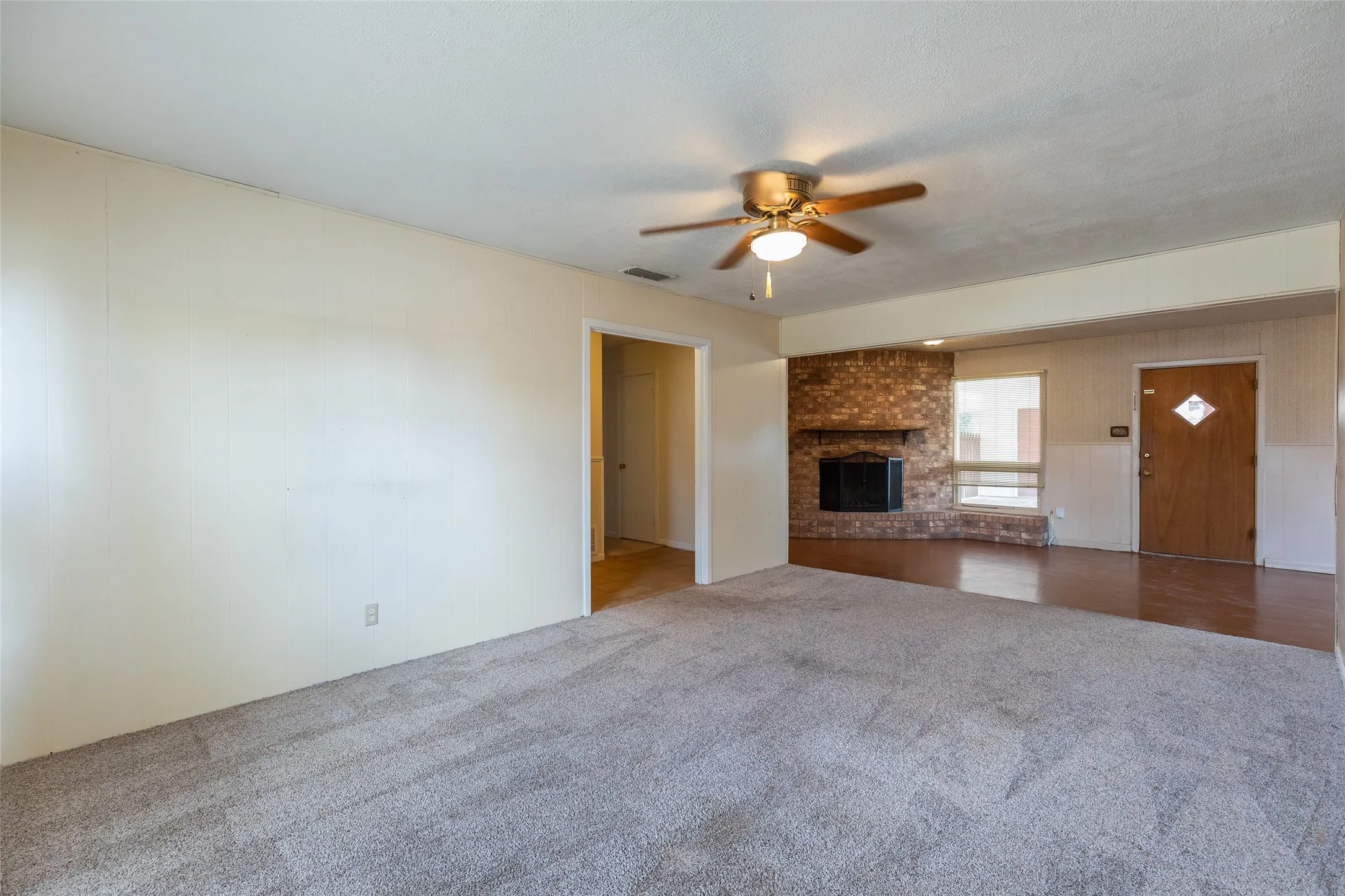 Single Family Residence For Sale in Taylor County , 3213 S 22nd Street, Abilene, Texas 79605, 3 Bedroom, 2 Bathroom, Garage spaces, 1,628 Sqft, built in 1958, mls#21315106, Real Estate Agent in Abilene, Homes For Sale in Taylor county, Homes For Sale in Abilene, Realtor in Abilene Texas, Real Estate Brokerage Independent Realty Texas, Luminita Cordes Realtor