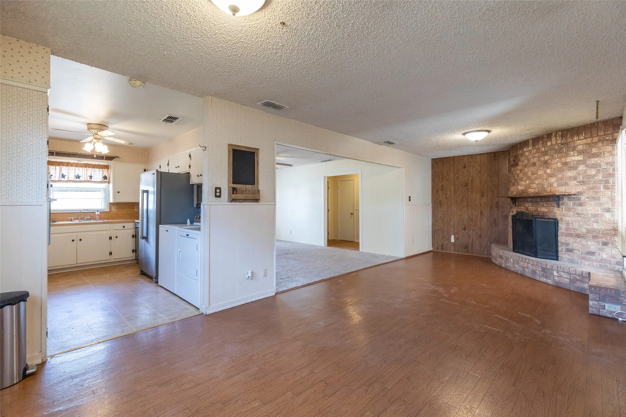 Single Family Residence For Sale in Taylor County , 3213 S 22nd Street, Abilene, Texas 79605, 3 Bedroom, 2 Bathroom, Garage spaces, 1,628 Sqft, built in 1958, mls#21315106, Real Estate Agent in Abilene, Homes For Sale in Taylor county, Homes For Sale in Abilene, Realtor in Abilene Texas, Real Estate Brokerage Independent Realty Texas, Luminita Cordes Realtor