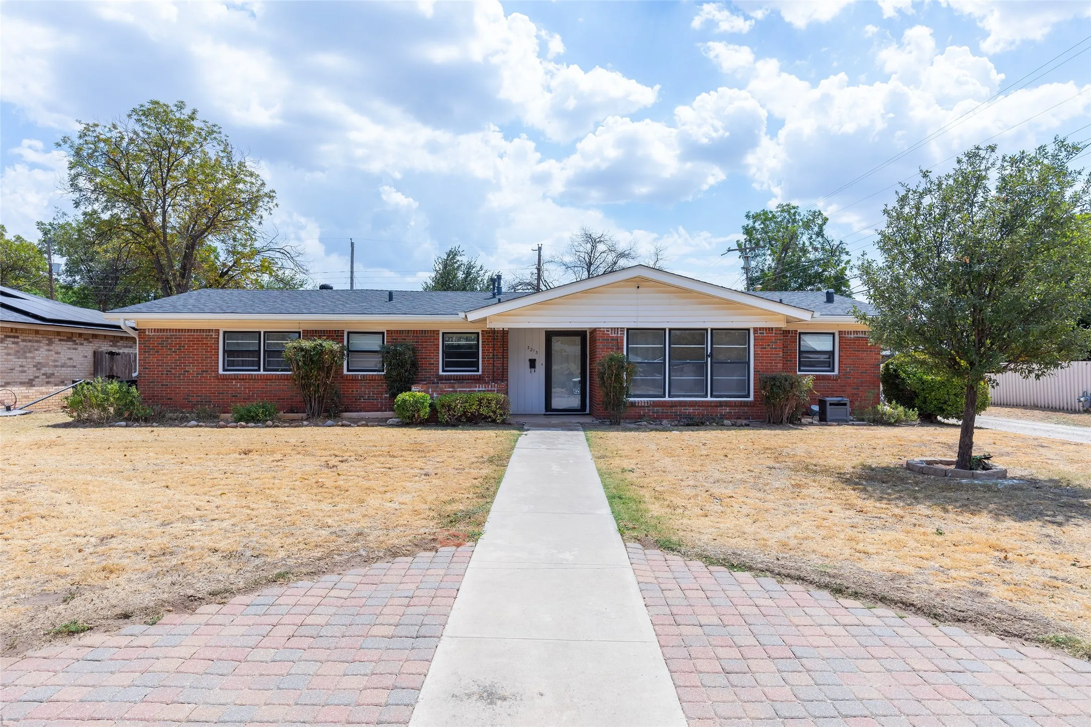 Single Family Residence For Sale in Taylor County , 3213 S 22nd Street, Abilene, Texas 79605, 3 Bedroom, 2 Bathroom, Garage spaces, 1,628 Sqft, built in 1958, mls#21315106, Real Estate Agent in Abilene, Homes For Sale in Taylor county, Homes For Sale in Abilene, Realtor in Abilene Texas, Real Estate Brokerage Independent Realty Texas, Luminita Cordes Realtor