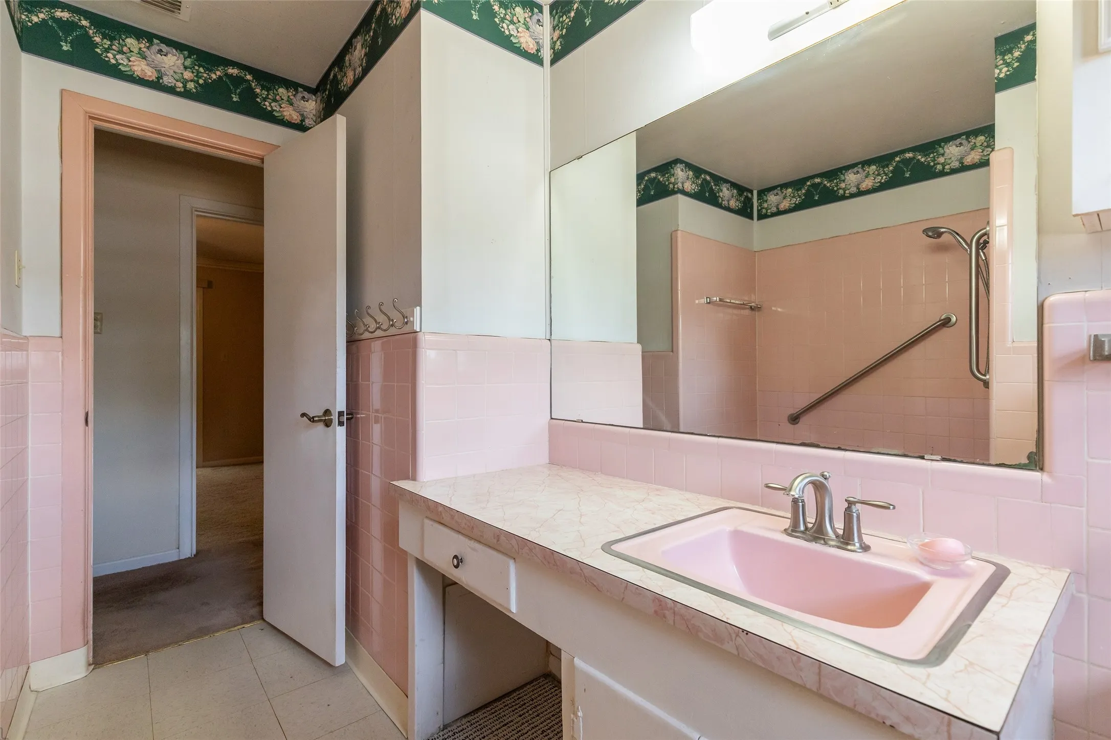 Single Family Residence For Sale in Taylor County , 3213 S 22nd Street, Abilene, Texas 79605, 3 Bedroom, 2 Bathroom, Garage spaces, 1,628 Sqft, built in 1958, mls#21315106, Real Estate Agent in Abilene, Homes For Sale in Taylor county, Homes For Sale in Abilene, Realtor in Abilene Texas, Real Estate Brokerage Independent Realty Texas, Luminita Cordes Realtor