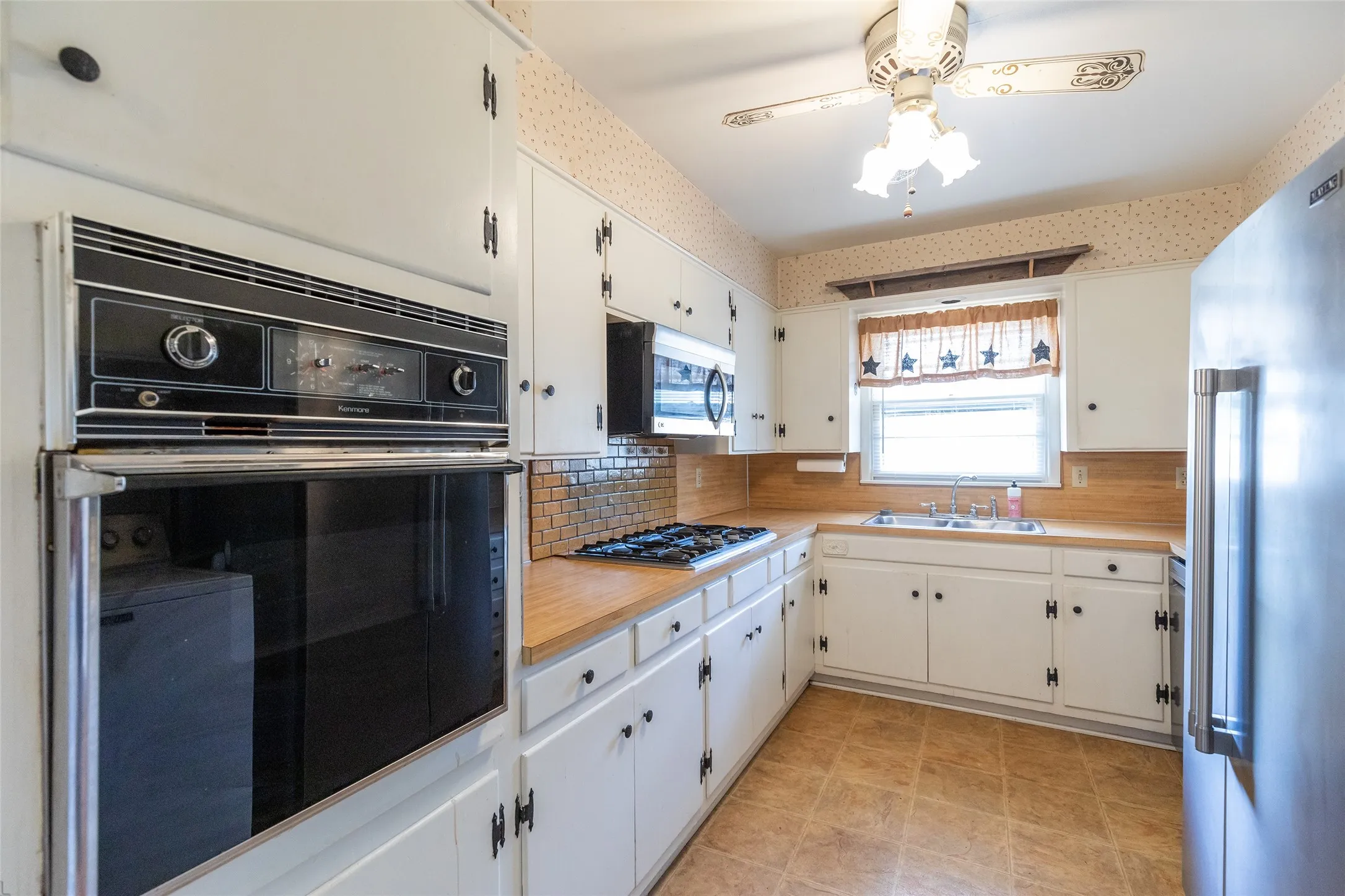 Single Family Residence For Sale in Taylor County , 3213 S 22nd Street, Abilene, Texas 79605, 3 Bedroom, 2 Bathroom, Garage spaces, 1,628 Sqft, built in 1958, mls#21315106, Real Estate Agent in Abilene, Homes For Sale in Taylor county, Homes For Sale in Abilene, Realtor in Abilene Texas, Real Estate Brokerage Independent Realty Texas, Luminita Cordes Realtor