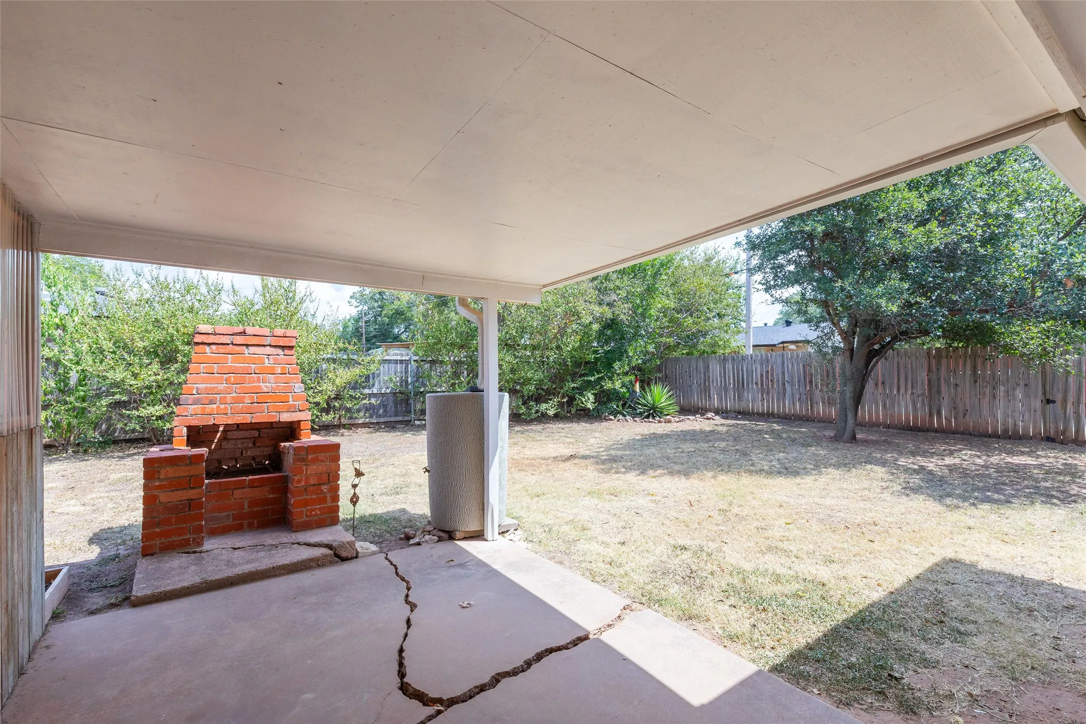 Single Family Residence For Sale in Taylor County , 3213 S 22nd Street, Abilene, Texas 79605, 3 Bedroom, 2 Bathroom, Garage spaces, 1,628 Sqft, built in 1958, mls#21315106, Real Estate Agent in Abilene, Homes For Sale in Taylor county, Homes For Sale in Abilene, Realtor in Abilene Texas, Real Estate Brokerage Independent Realty Texas, Luminita Cordes Realtor