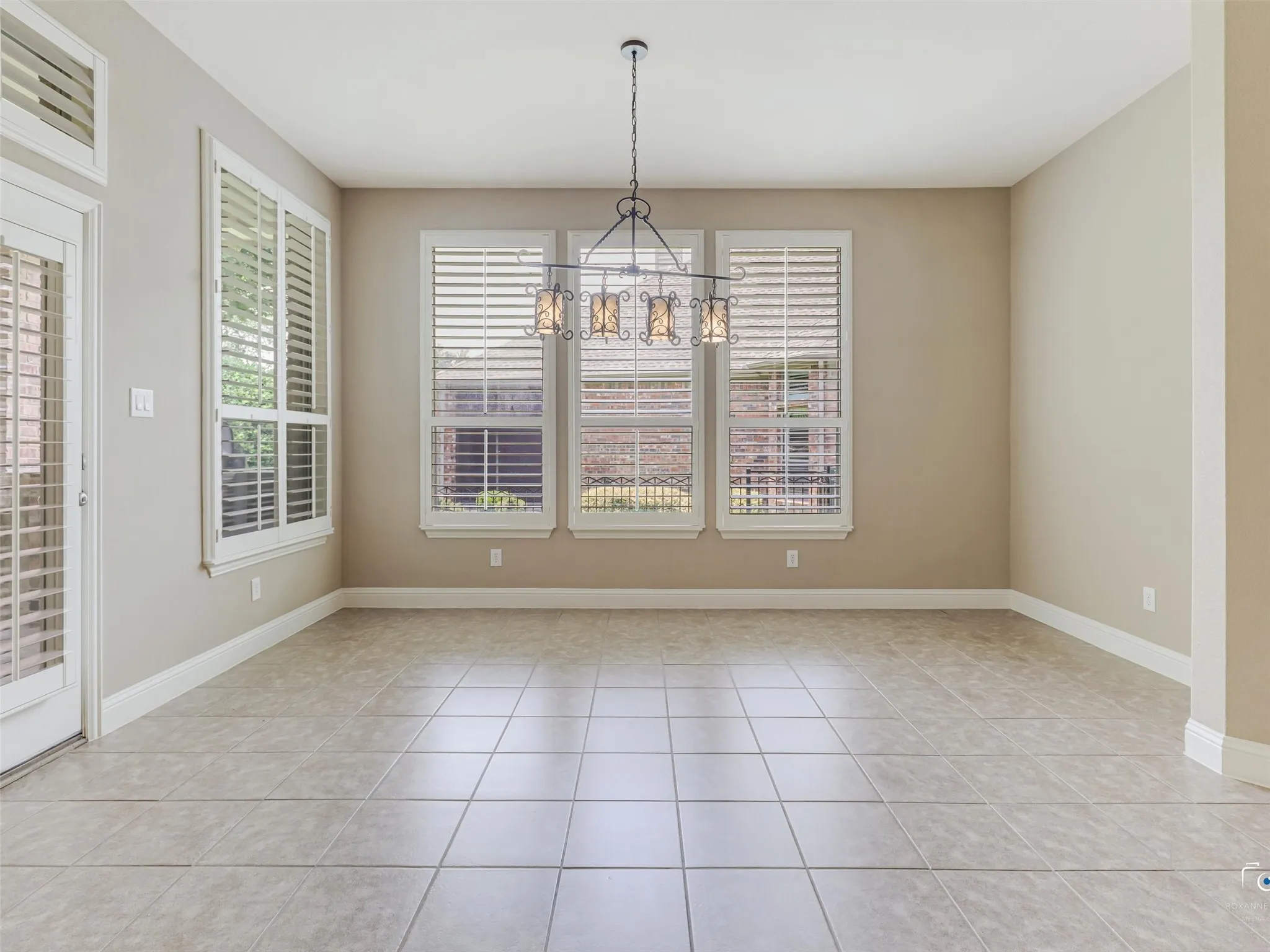 Single Family Residence For Sale in Collin County , 805 Barton Springs Drive, Fairview, Texas 75069, 3 Bedroom, 4 Bathroom, 3 Garage spaces, 3,502 Sqft, built in 2006, mls#21312659, Real Estate Agent in Fairview, Homes For Sale in Collin county, Homes For Sale in Fairview, Realtor in Fairview Texas, Real Estate Brokerage Independent Realty Texas, Luminita Cordes Realtor