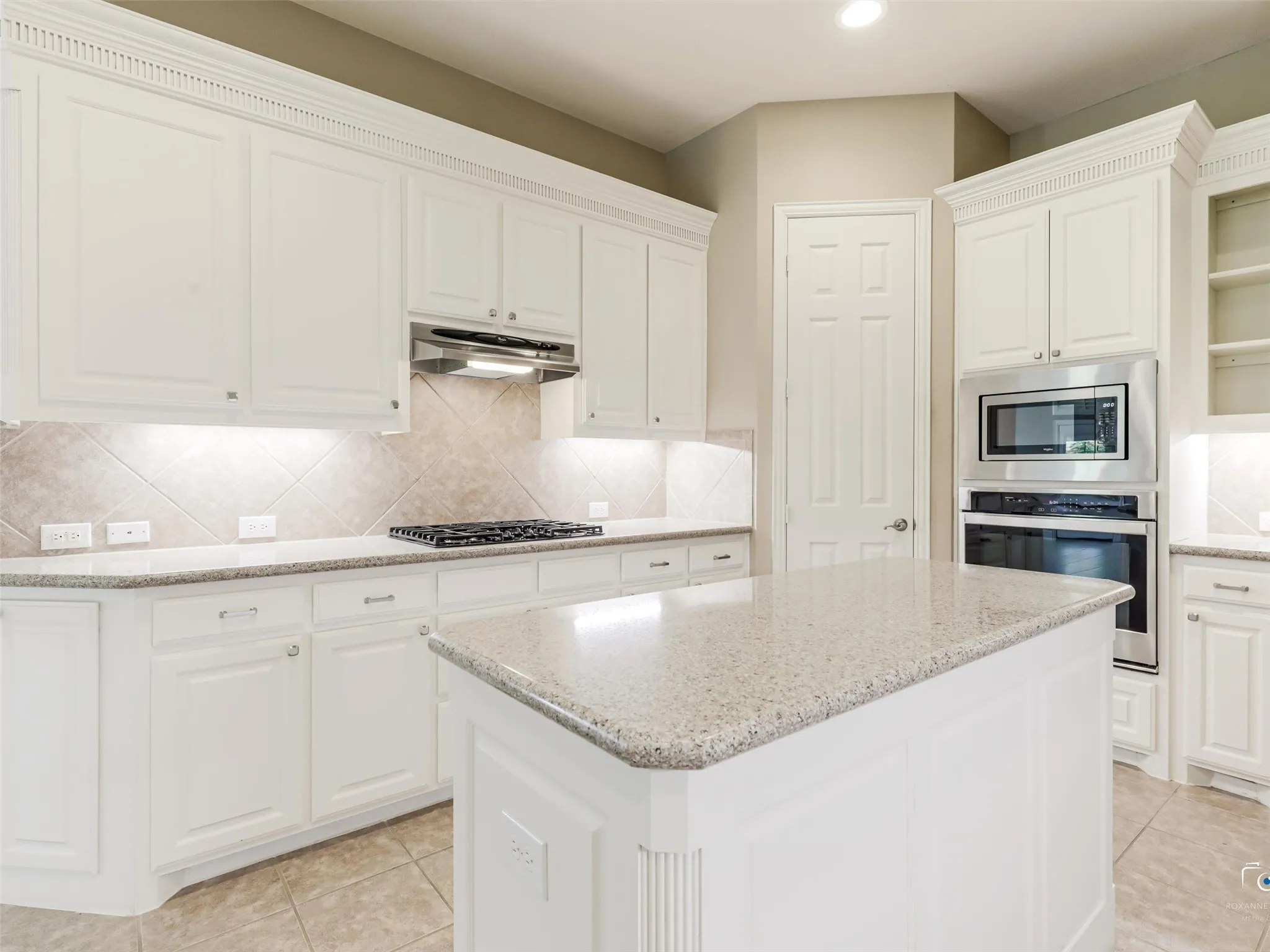 Single Family Residence For Sale in Collin County , 805 Barton Springs Drive, Fairview, Texas 75069, 3 Bedroom, 4 Bathroom, 3 Garage spaces, 3,502 Sqft, built in 2006, mls#21312659, Real Estate Agent in Fairview, Homes For Sale in Collin county, Homes For Sale in Fairview, Realtor in Fairview Texas, Real Estate Brokerage Independent Realty Texas, Luminita Cordes Realtor