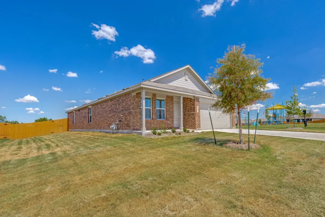Single Family Residence For Rent in Grayson County , 405 Mc Nelly Lane, Sherman, Texas 75092, 4 Bedroom, 2 Bathroom, 2 Garage spaces, 1,760 Sqft, built in 2026, mls#21315132, Real Estate Agent in Sherman, Homes For Rent in Grayson county, Homes For Rent in Sherman, Realtor in Sherman Texas, Real Estate Brokerage Independent Realty Texas, Luminita Cordes Realtor