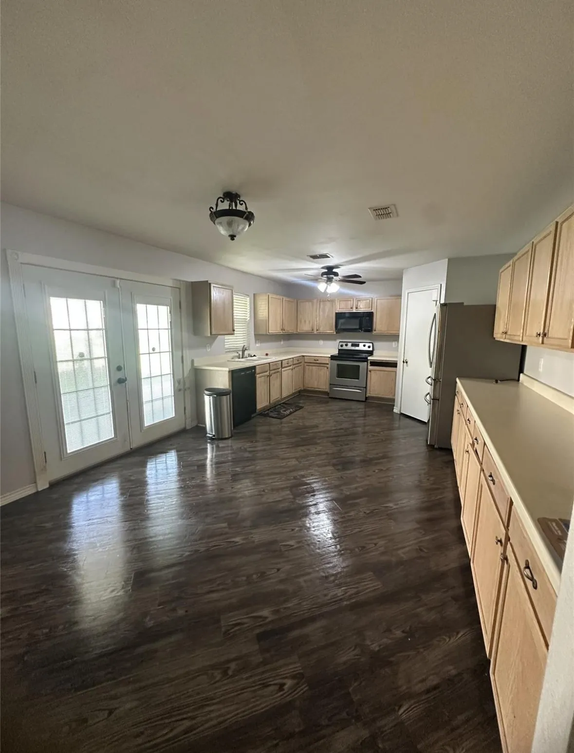 Single Family Residence For Sale in Collin County , 3604 Trickling Creek Lane, Mc Kinney, Texas 75071, 5 Bedrooms, 3 Bathrooms, 2 Garage spaces, 3,443 Sqft, built in 2001, Price $379,990, mls#21315063, Real Estate Agent in Mc Kinney, Homes For Sale in Collin county, Homes For Sale in Mc Kinney, Realtor in Mc Kinney Texas, Real Estate Brokerage Independent Realty Texas, Luminita Cordes Realtor