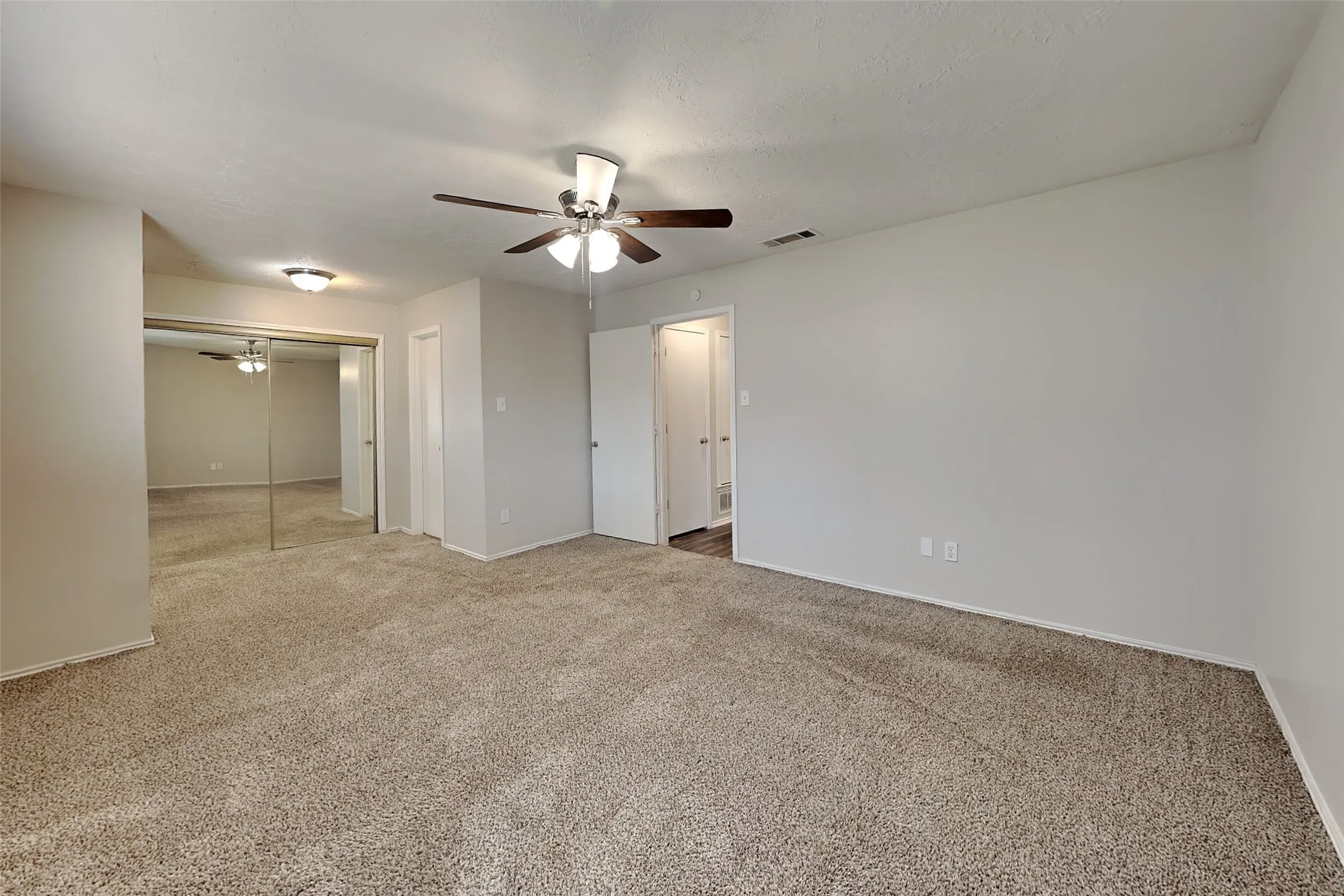 Single Family Residence For Rent in Collin County , 1325 Glyndon Drive, Plano, Texas 75023, 3 Bedroom, 2 Bathroom, 2 Garage spaces, 1,755 Sqft, built in 1982, mls#21315172, Real Estate Agent in Plano, Homes For Rent in Collin county, Homes For Rent in Plano, Realtor in Plano Texas, Real Estate Brokerage Independent Realty Texas, Luminita Cordes Realtor
