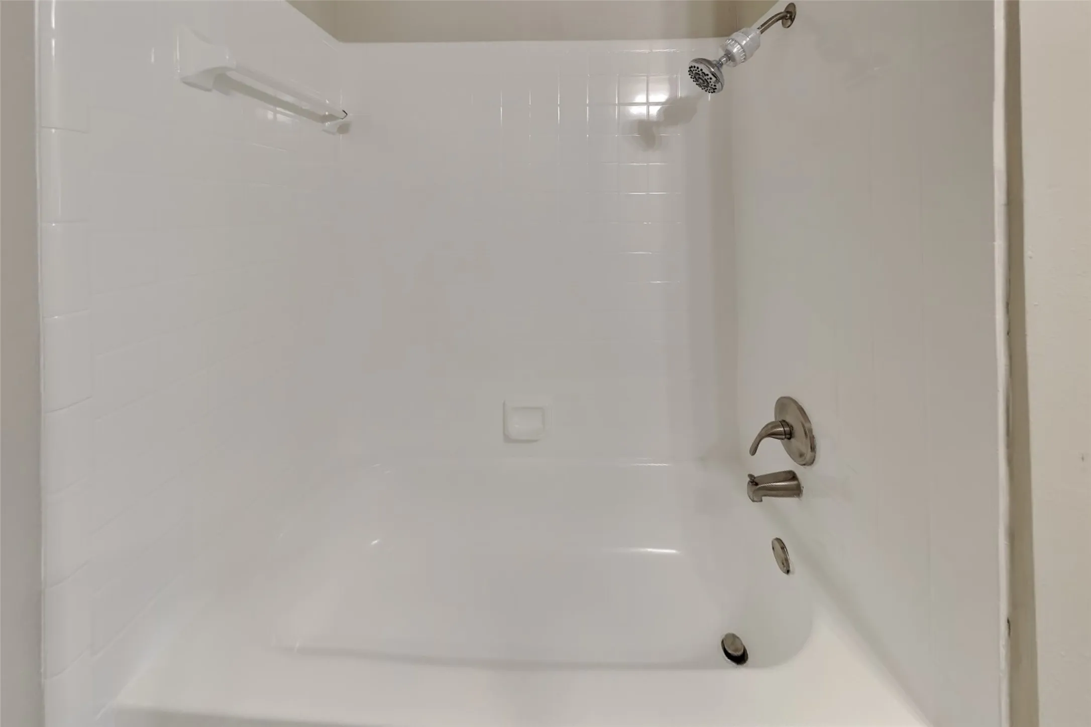 Single Family Residence For Rent in Collin County , 1325 Glyndon Drive, Plano, Texas 75023, 3 Bedroom, 2 Bathroom, 2 Garage spaces, 1,755 Sqft, built in 1982, mls#21315172, Real Estate Agent in Plano, Homes For Rent in Collin county, Homes For Rent in Plano, Realtor in Plano Texas, Real Estate Brokerage Independent Realty Texas, Luminita Cordes Realtor