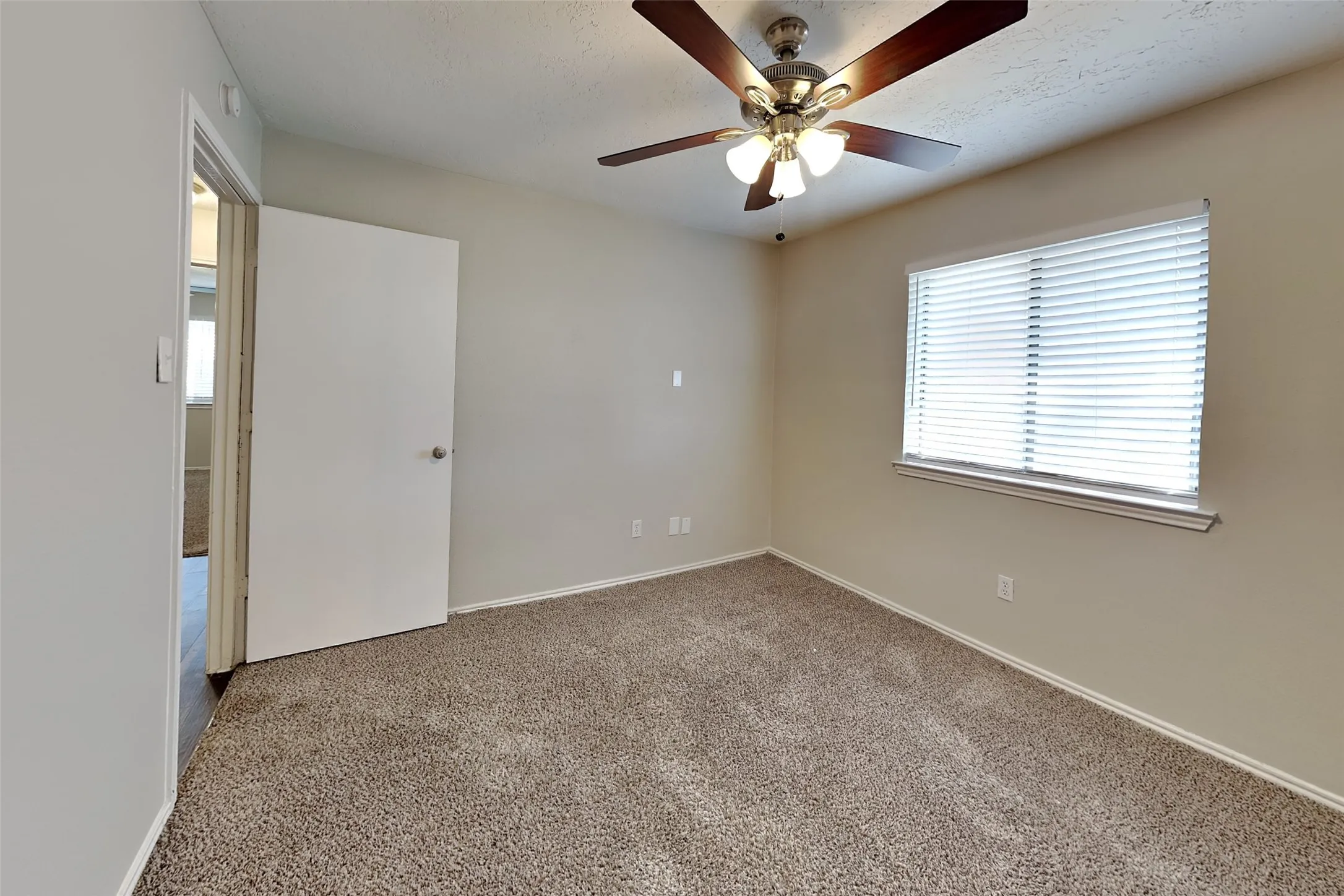 Single Family Residence For Rent in Collin County , 1325 Glyndon Drive, Plano, Texas 75023, 3 Bedroom, 2 Bathroom, 2 Garage spaces, 1,755 Sqft, built in 1982, mls#21315172, Real Estate Agent in Plano, Homes For Rent in Collin county, Homes For Rent in Plano, Realtor in Plano Texas, Real Estate Brokerage Independent Realty Texas, Luminita Cordes Realtor