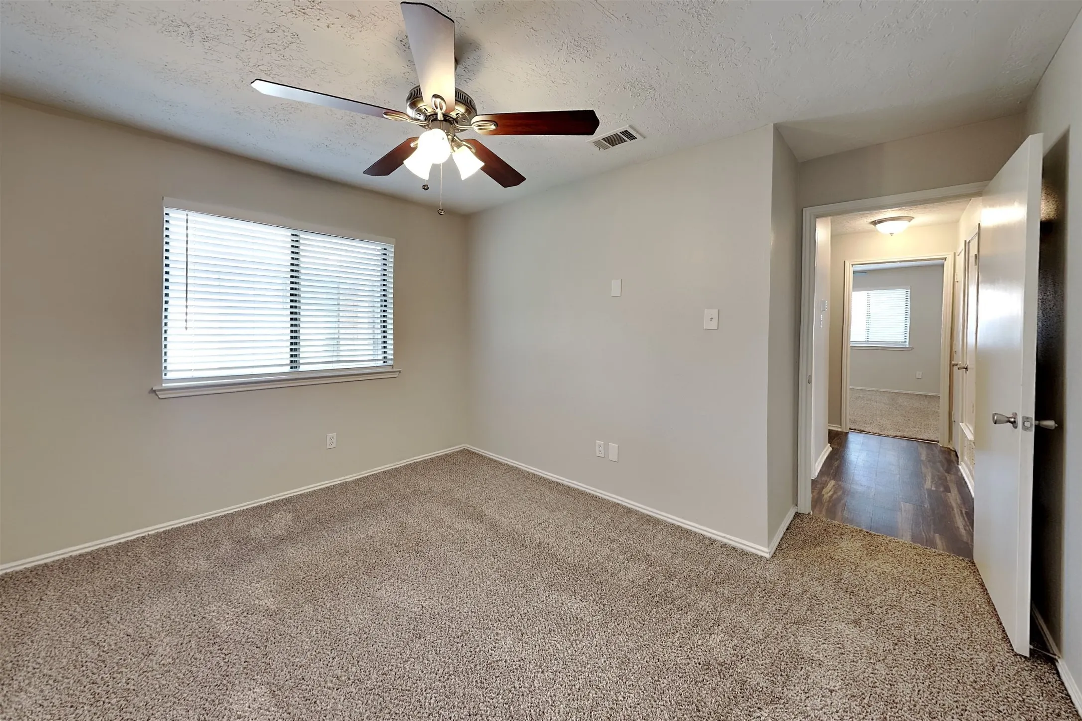 Single Family Residence For Rent in Collin County , 1325 Glyndon Drive, Plano, Texas 75023, 3 Bedroom, 2 Bathroom, 2 Garage spaces, 1,755 Sqft, built in 1982, mls#21315172, Real Estate Agent in Plano, Homes For Rent in Collin county, Homes For Rent in Plano, Realtor in Plano Texas, Real Estate Brokerage Independent Realty Texas, Luminita Cordes Realtor