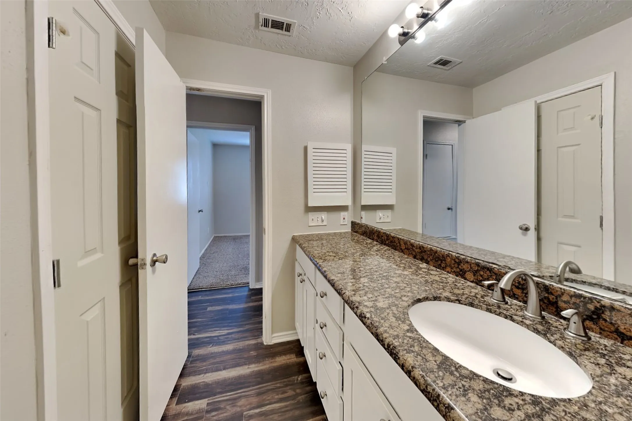 Single Family Residence For Rent in Collin County , 1325 Glyndon Drive, Plano, Texas 75023, 3 Bedroom, 2 Bathroom, 2 Garage spaces, 1,755 Sqft, built in 1982, mls#21315172, Real Estate Agent in Plano, Homes For Rent in Collin county, Homes For Rent in Plano, Realtor in Plano Texas, Real Estate Brokerage Independent Realty Texas, Luminita Cordes Realtor