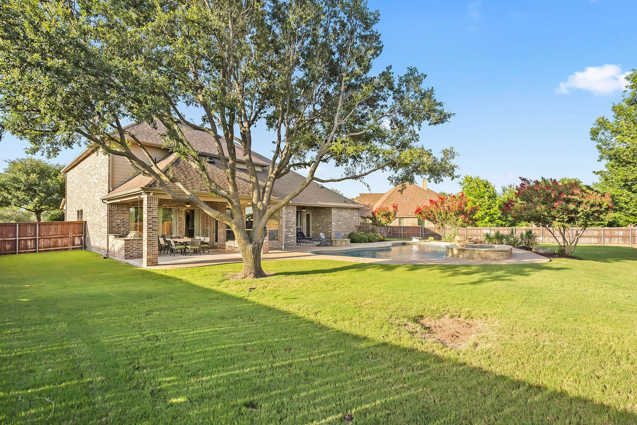 Single Family Residence For Sale in Ellis County , 7206 Cattle Barron Court, Midlothian, Texas 76065, 5 Bedroom, 6 Bathroom, 3 Garage spaces, 4,440 Sqft, built in 2011, mls#21315177, Real Estate Agent in Midlothian, Homes For Sale in Ellis county, Homes For Sale in Midlothian, Realtor in Midlothian Texas, Real Estate Brokerage Independent Realty Texas, Luminita Cordes Realtor