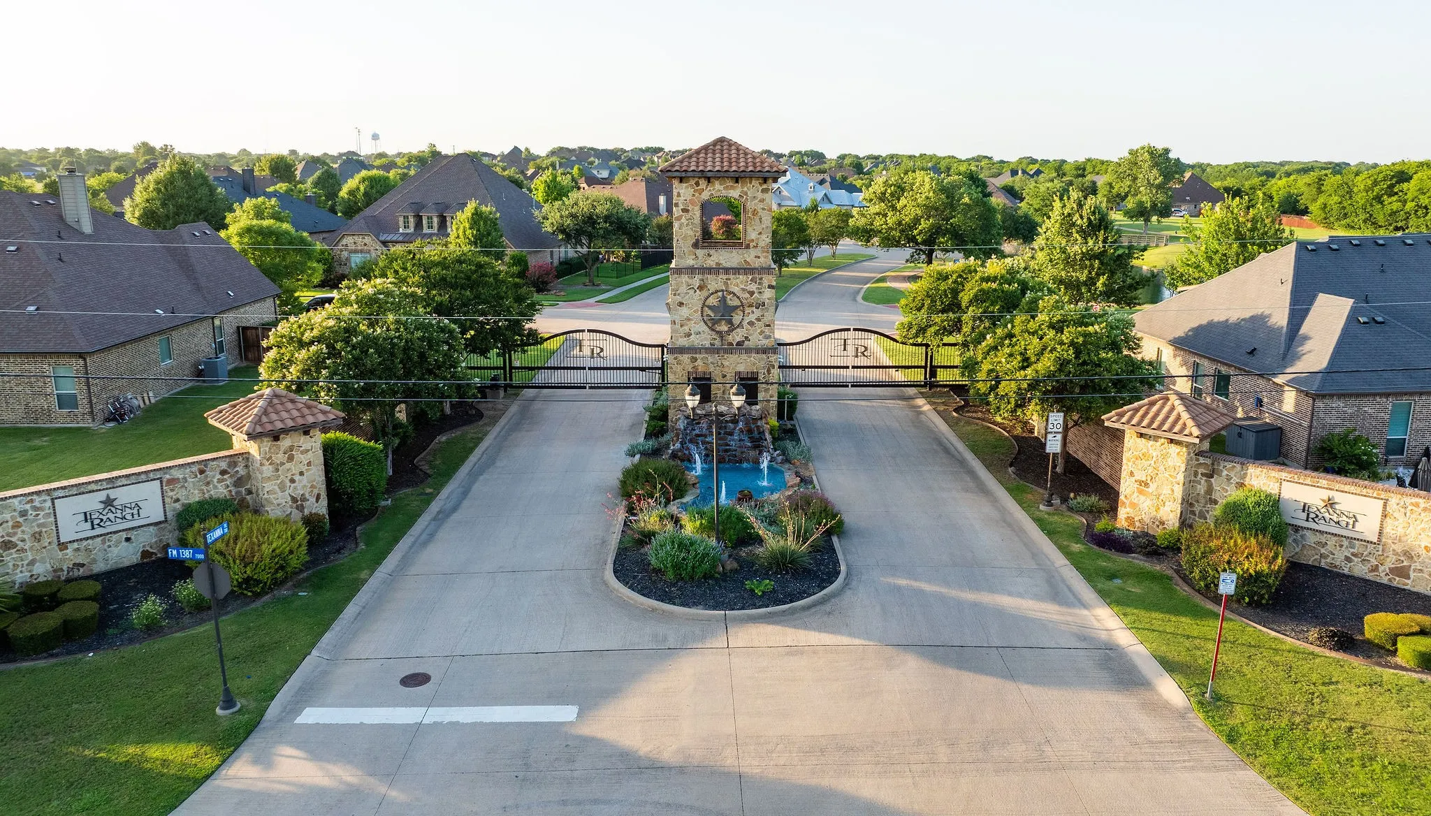 Single Family Residence For Sale in Ellis County , 7206 Cattle Barron Court, Midlothian, Texas 76065, 5 Bedroom, 6 Bathroom, 3 Garage spaces, 4,440 Sqft, built in 2011, mls#21315177, Real Estate Agent in Midlothian, Homes For Sale in Ellis county, Homes For Sale in Midlothian, Realtor in Midlothian Texas, Real Estate Brokerage Independent Realty Texas, Luminita Cordes Realtor