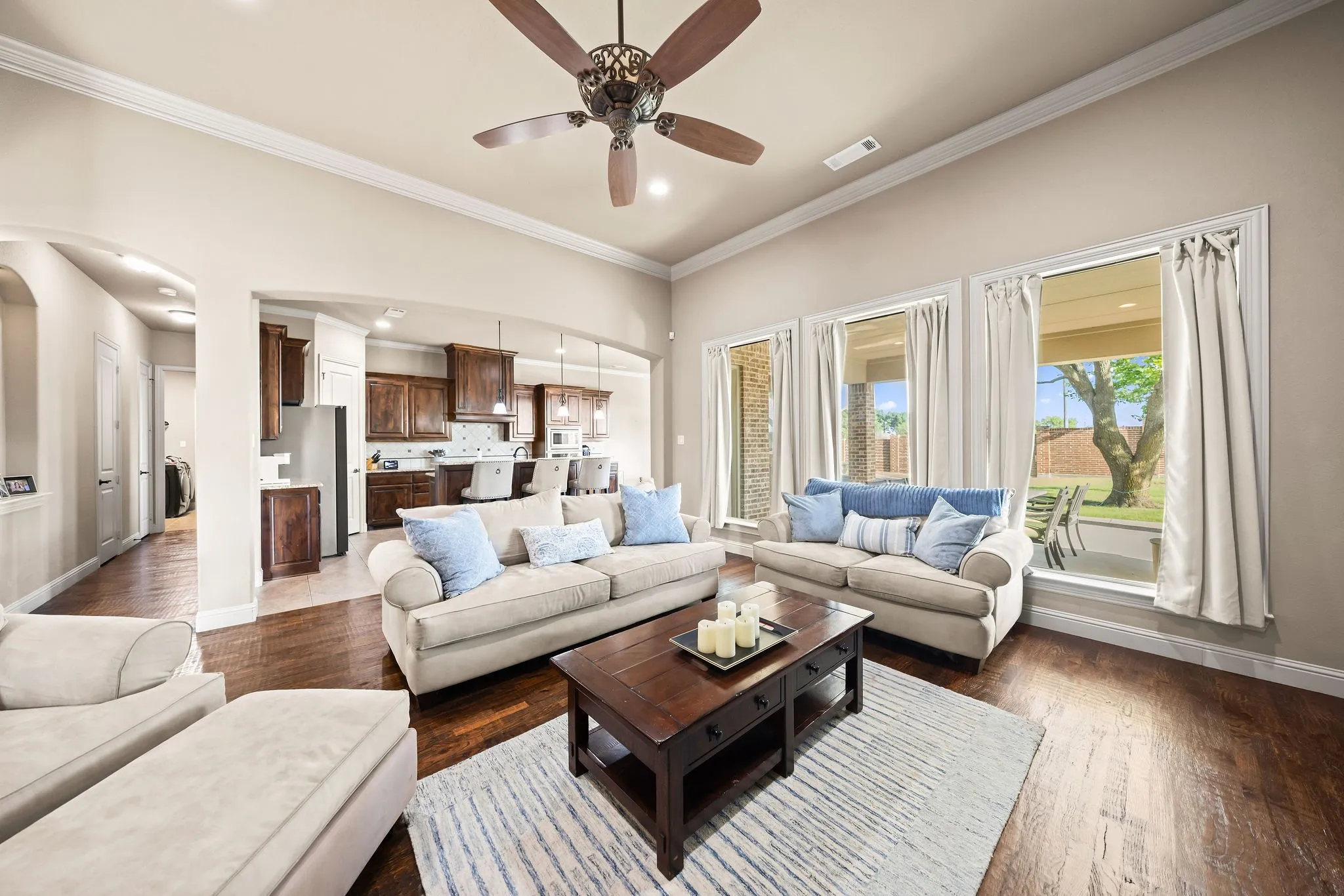 Single Family Residence For Sale in Ellis County , 7206 Cattle Barron Court, Midlothian, Texas 76065, 5 Bedroom, 6 Bathroom, 3 Garage spaces, 4,440 Sqft, built in 2011, mls#21315177, Real Estate Agent in Midlothian, Homes For Sale in Ellis county, Homes For Sale in Midlothian, Realtor in Midlothian Texas, Real Estate Brokerage Independent Realty Texas, Luminita Cordes Realtor