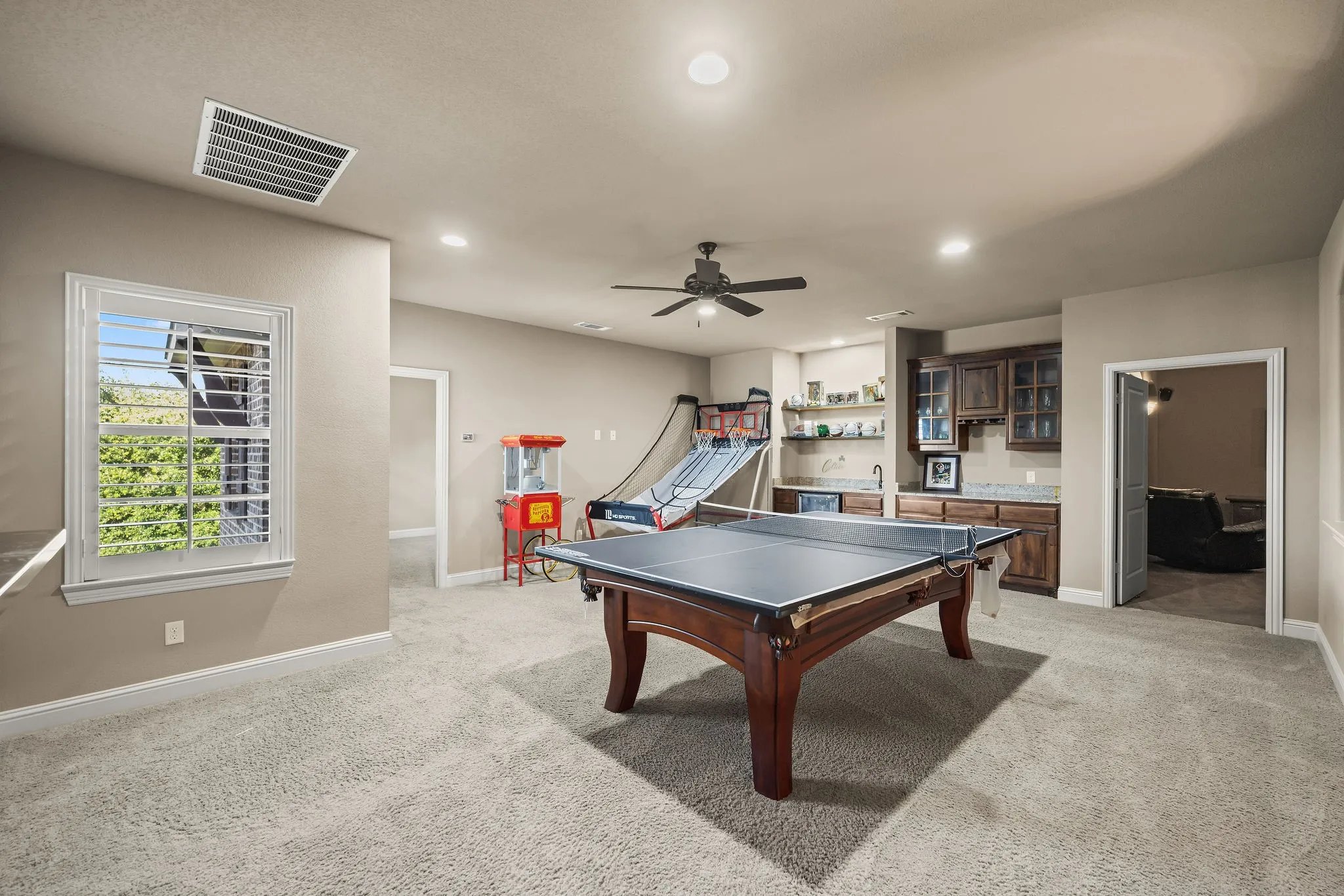 Single Family Residence For Sale in Ellis County , 7206 Cattle Barron Court, Midlothian, Texas 76065, 5 Bedroom, 6 Bathroom, 3 Garage spaces, 4,440 Sqft, built in 2011, mls#21315177, Real Estate Agent in Midlothian, Homes For Sale in Ellis county, Homes For Sale in Midlothian, Realtor in Midlothian Texas, Real Estate Brokerage Independent Realty Texas, Luminita Cordes Realtor